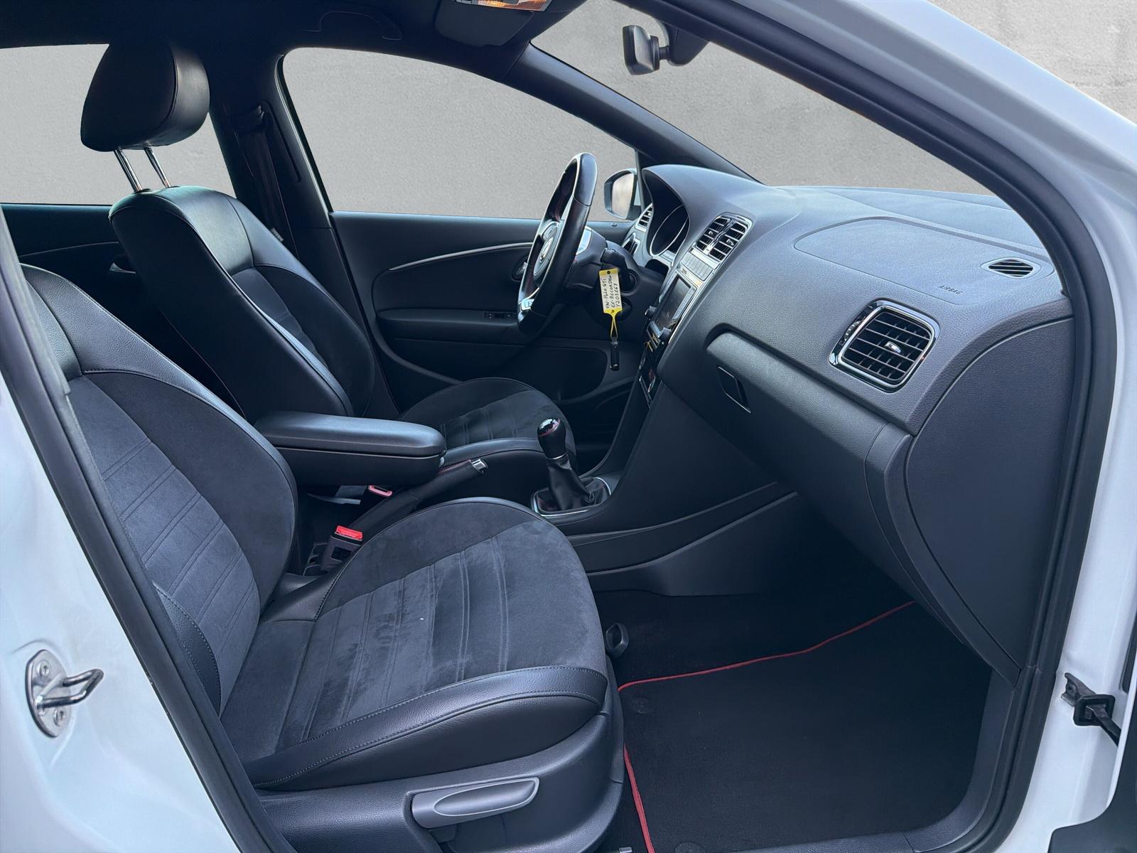 VW Polo GTI 1.8 TSI (CH)-image-12
