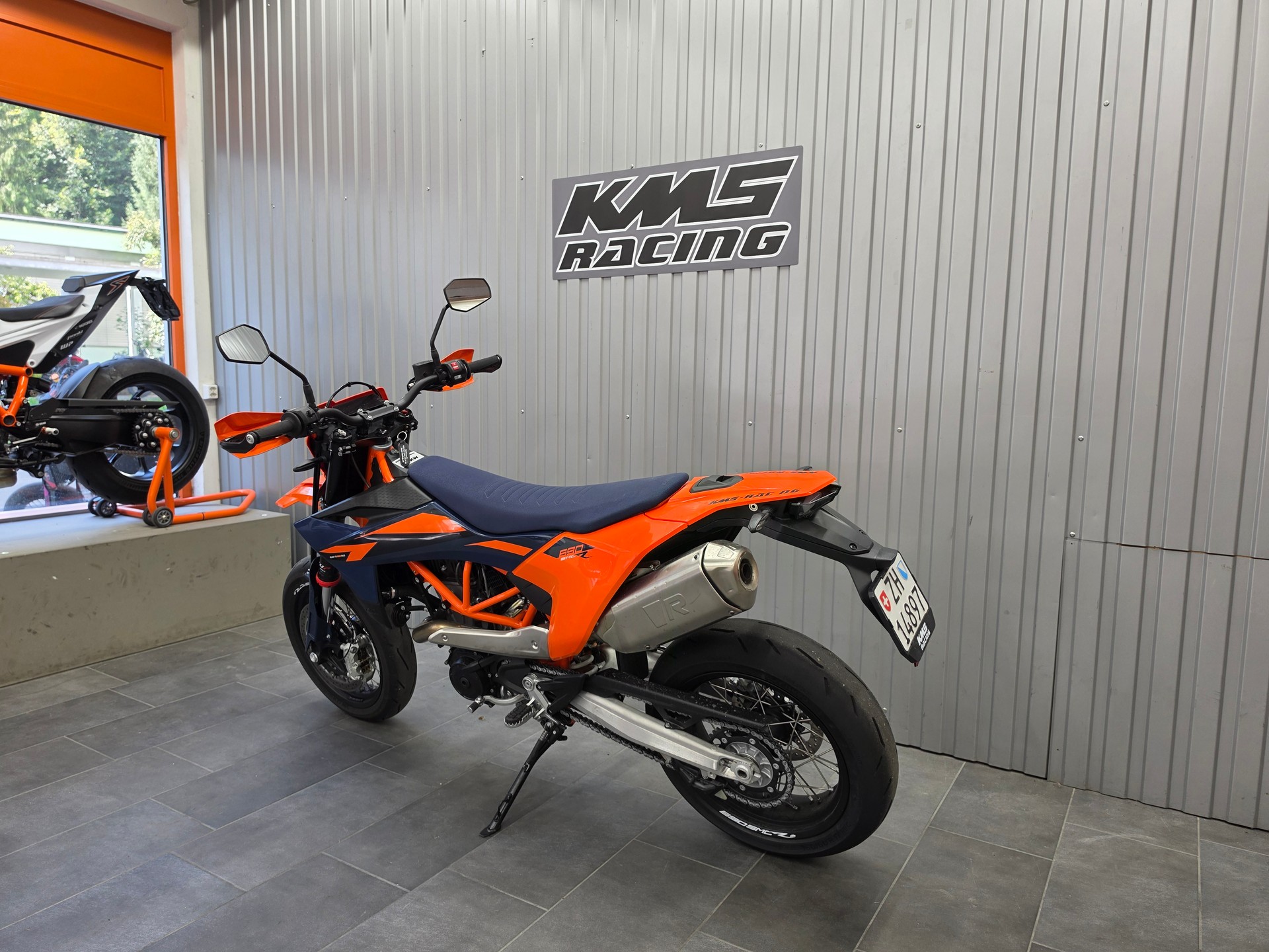 KTM 690 SMC R ABS (35 kW)-showroom-element-2