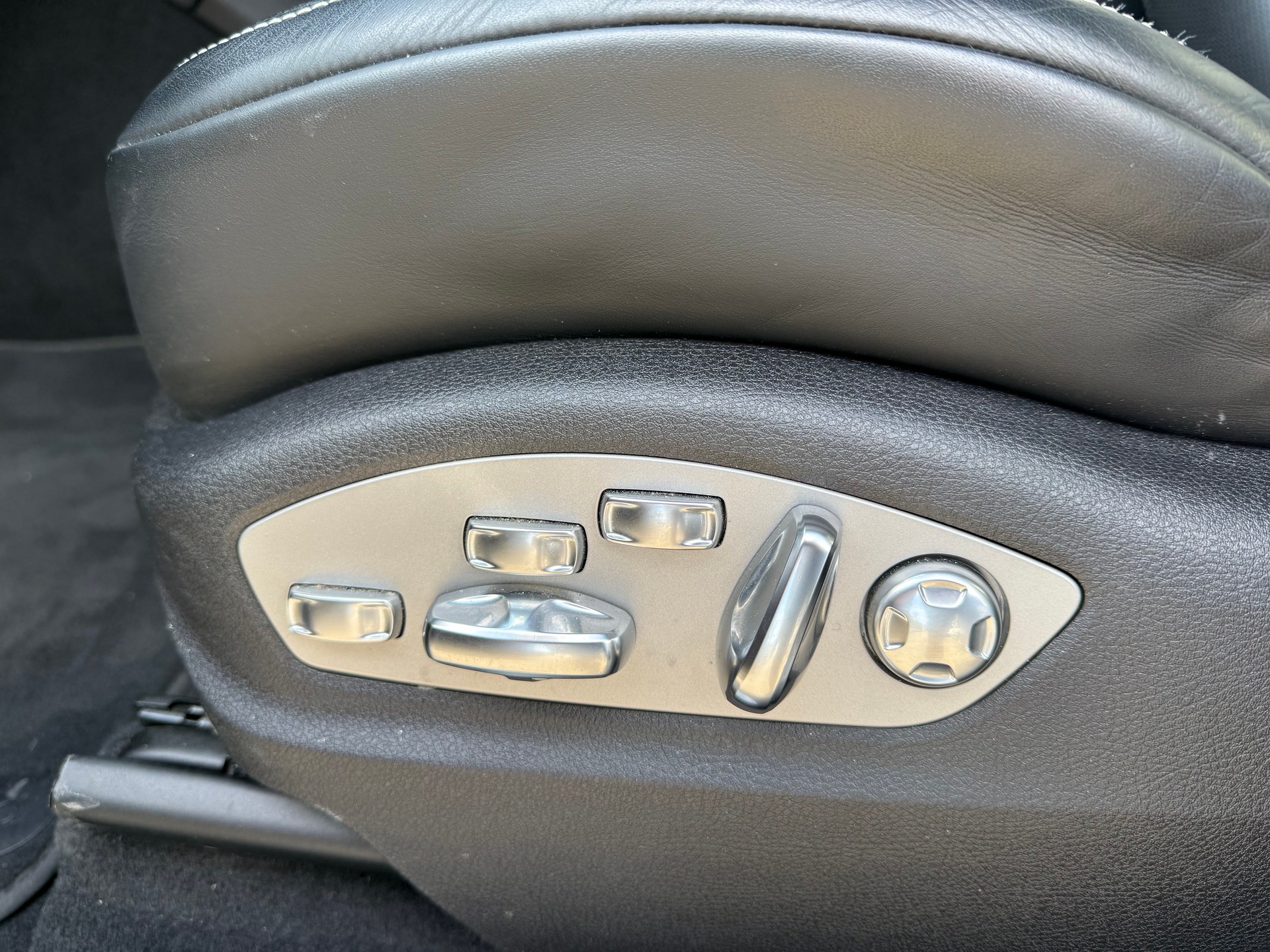 PORSCHE Macan Turbo PDK-image-11