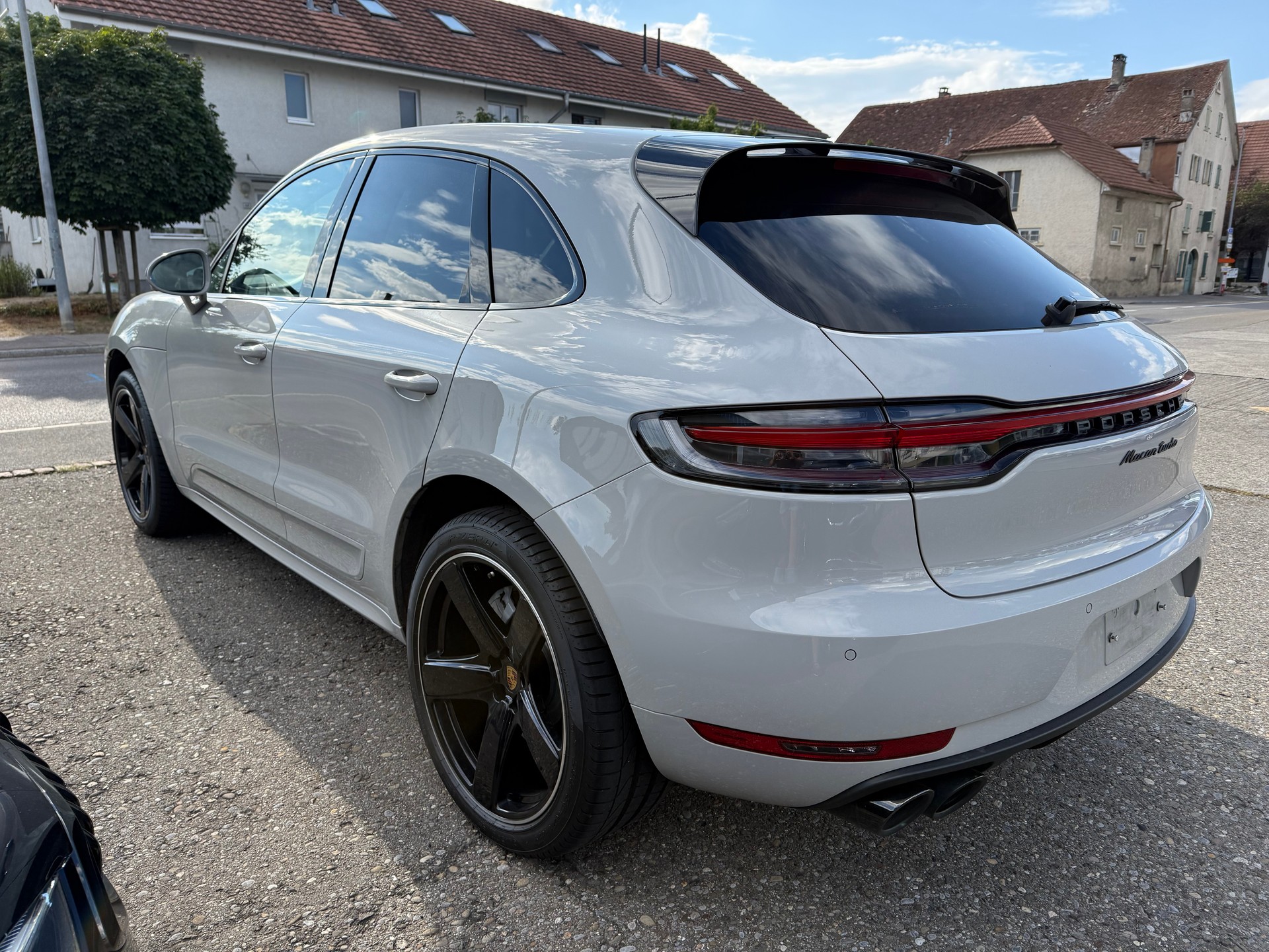 PORSCHE Macan Turbo PDK-showroom-element-3