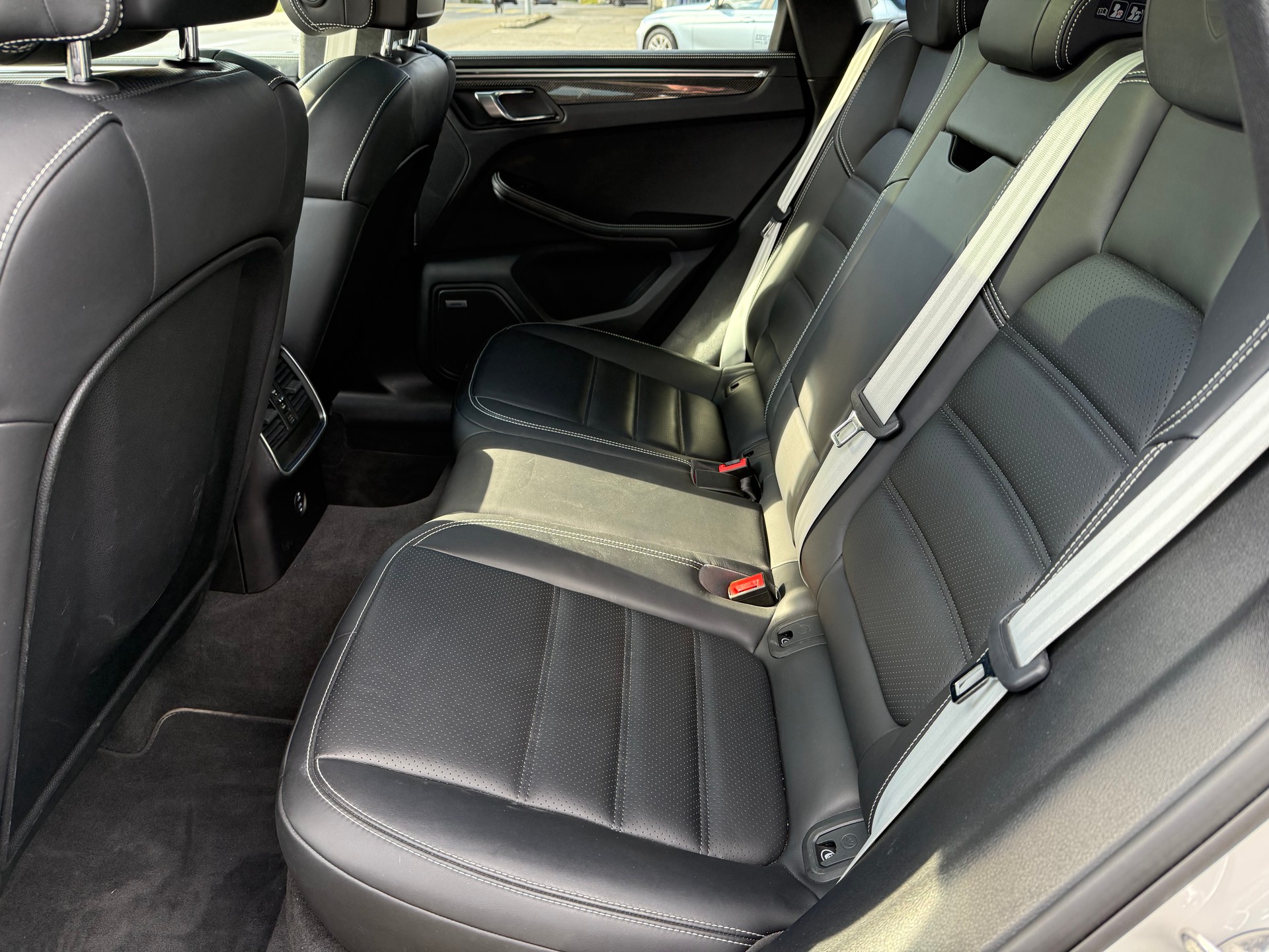 PORSCHE Macan Turbo PDK-image-7