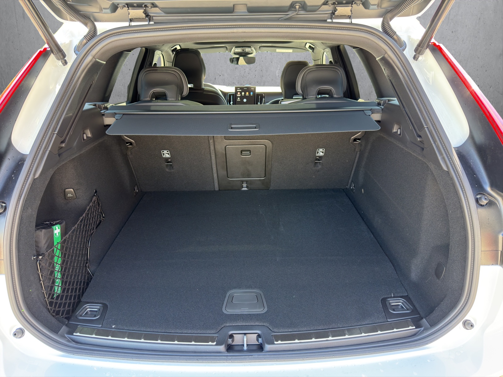 VOLVO XC60 T6 eAWD PluginHybrid Black Edition Geartronic-image-13