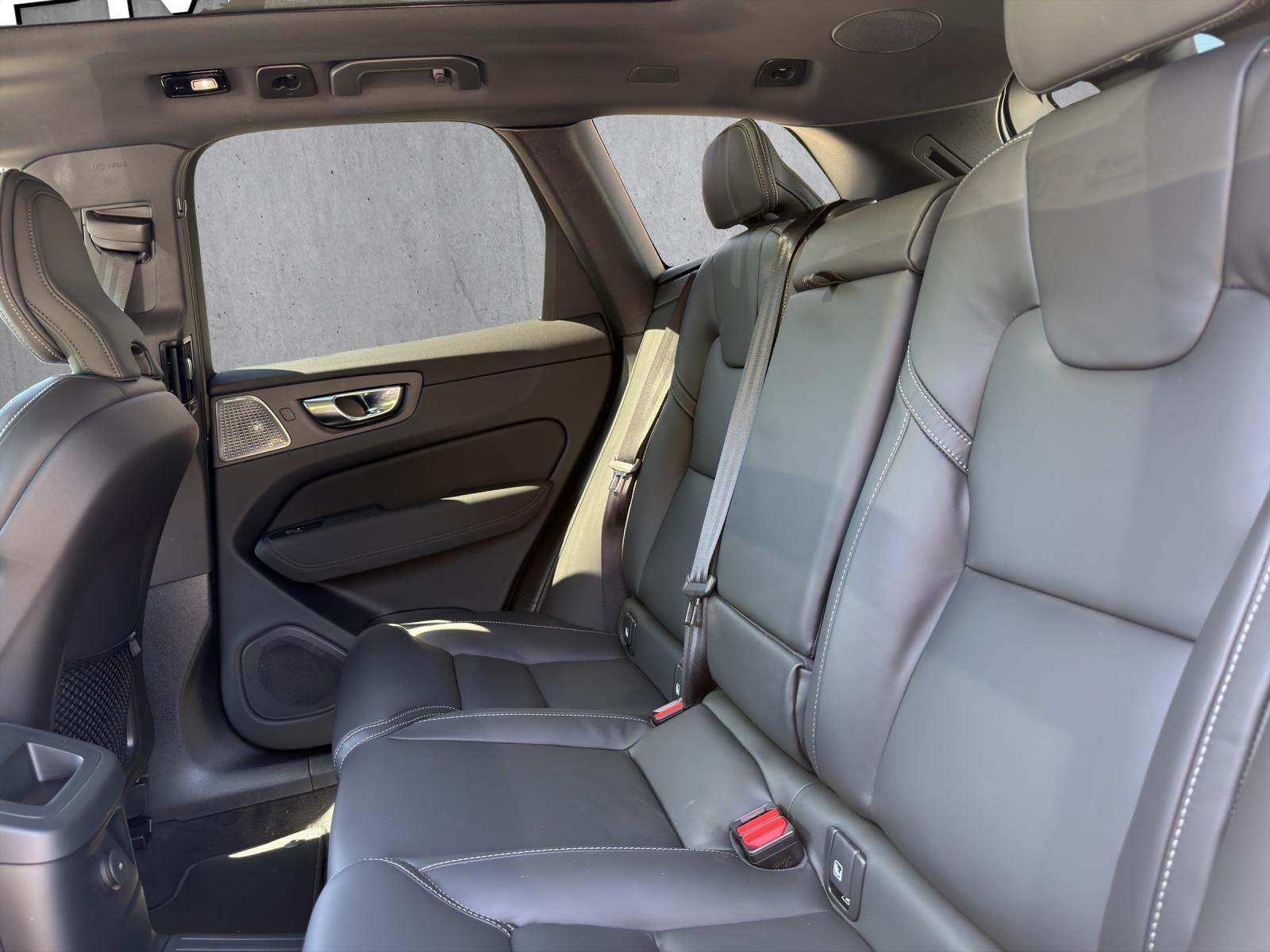 VOLVO XC60 T6 eAWD PluginHybrid Black Edition Geartronic-image-12