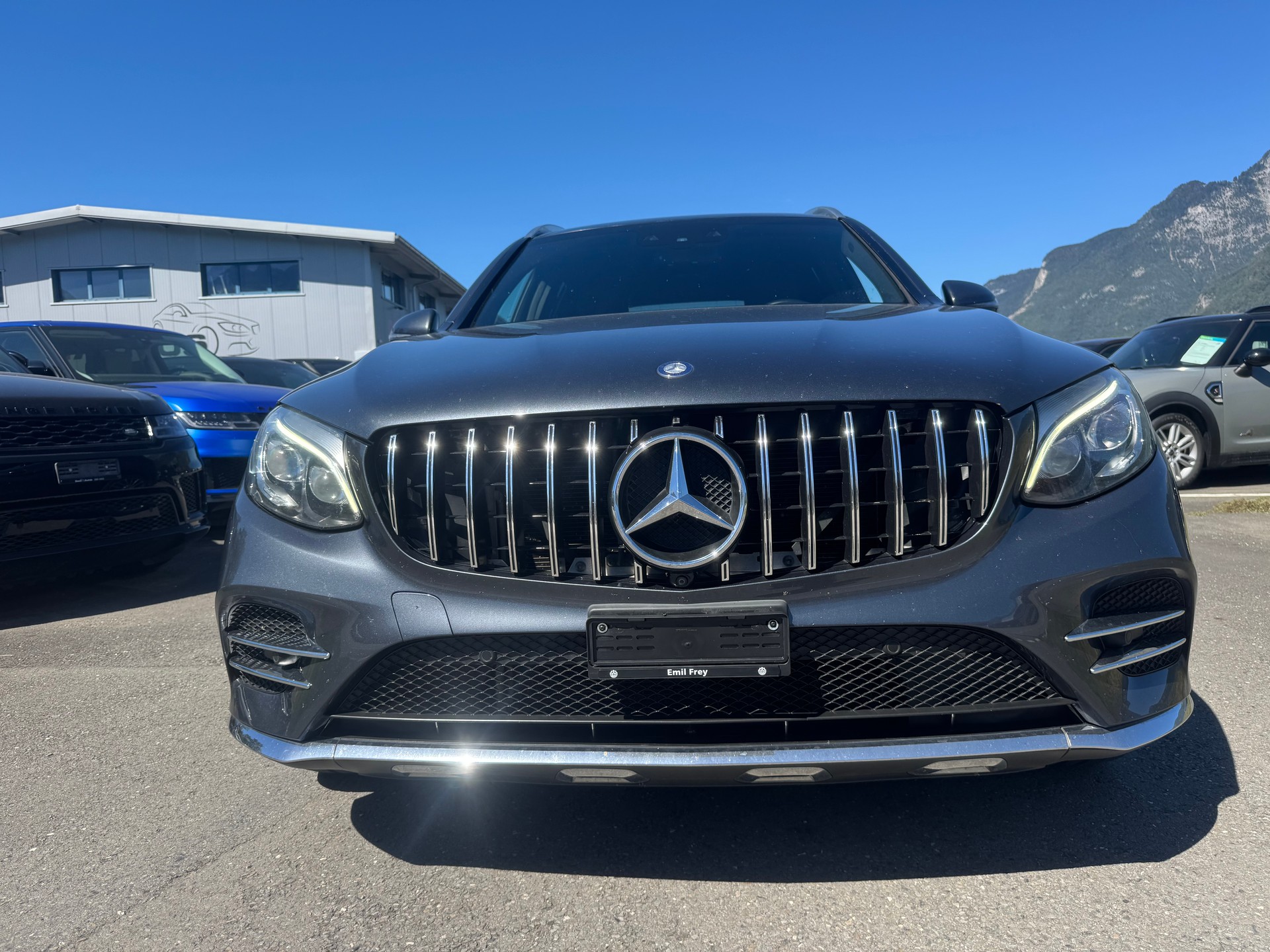 MERCEDES-BENZ GLC 250 d AMG Line 4Matic 9G-Tronic-showroom-element-2