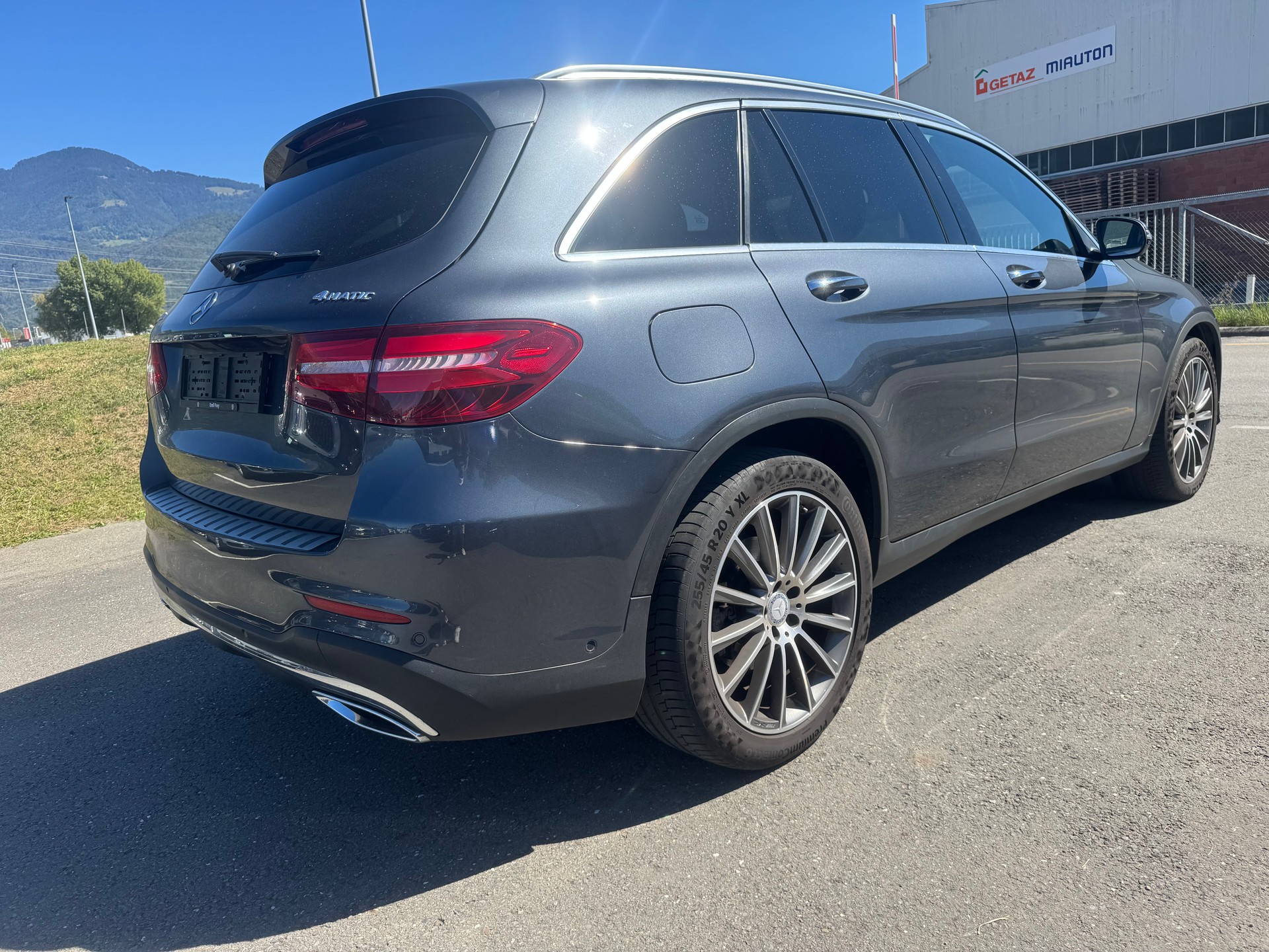 MERCEDES-BENZ GLC 250 d AMG Line 4Matic 9G-Tronic-image-5