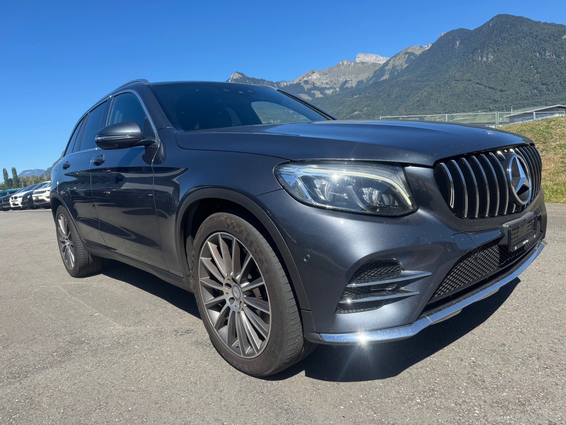 MERCEDES-BENZ GLC 250 d AMG Line 4Matic 9G-Tronic-showroom-element-3