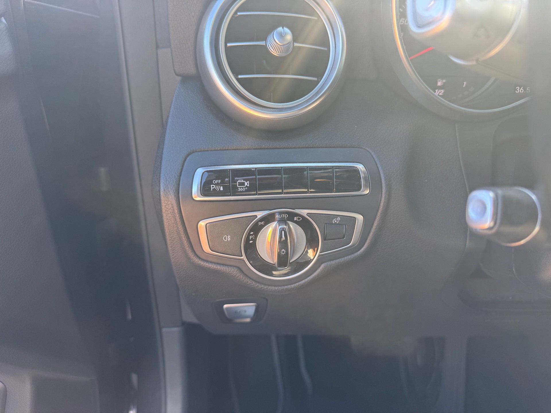 MERCEDES-BENZ GLC 250 d AMG Line 4Matic 9G-Tronic-image-19