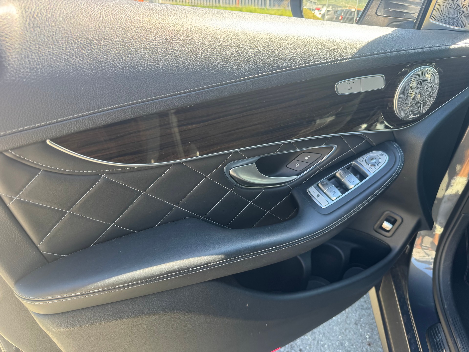 MERCEDES-BENZ GLC 250 d AMG Line 4Matic 9G-Tronic-image-13