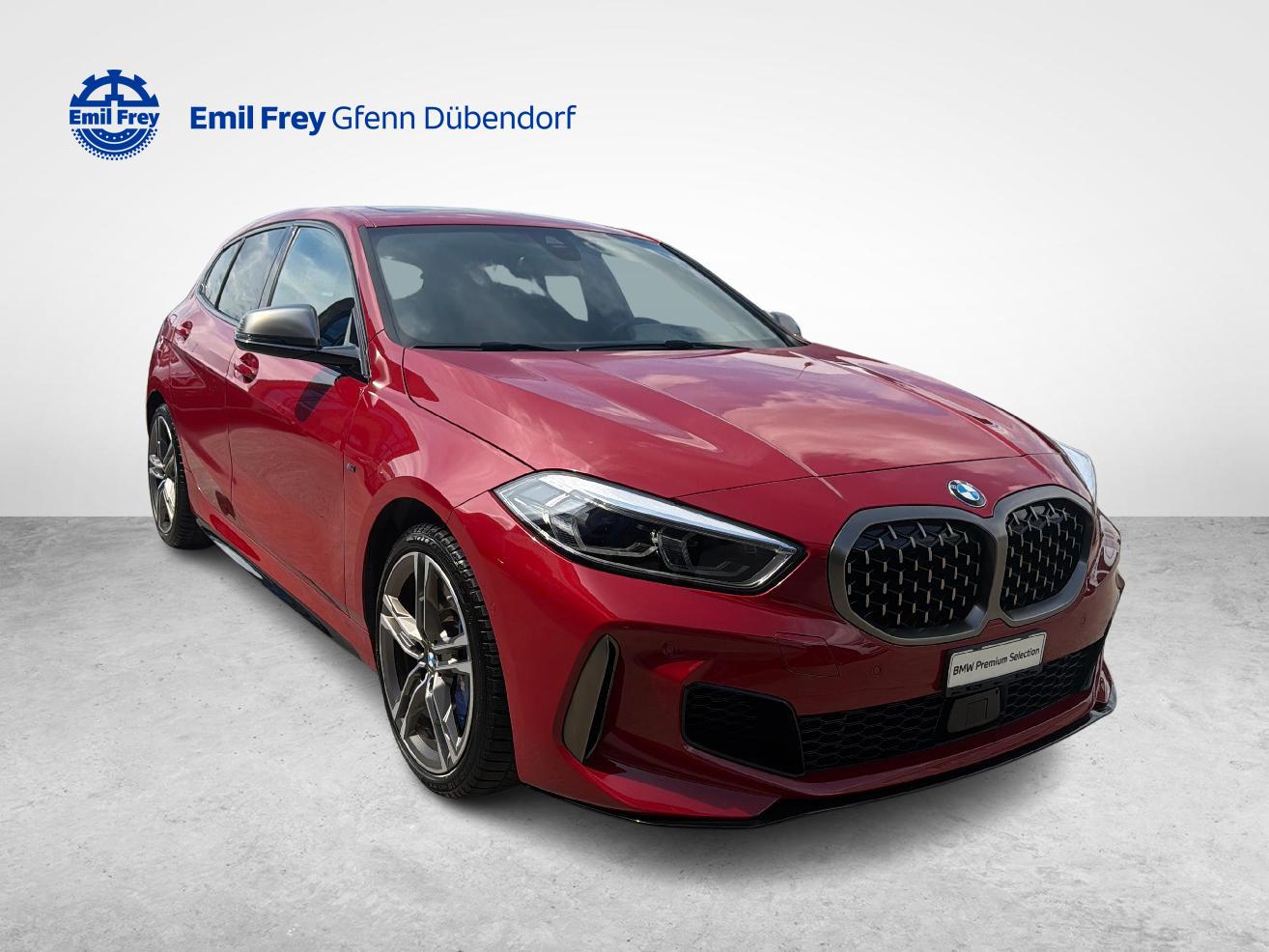 BMW M135i xDrive-showroom-element-3