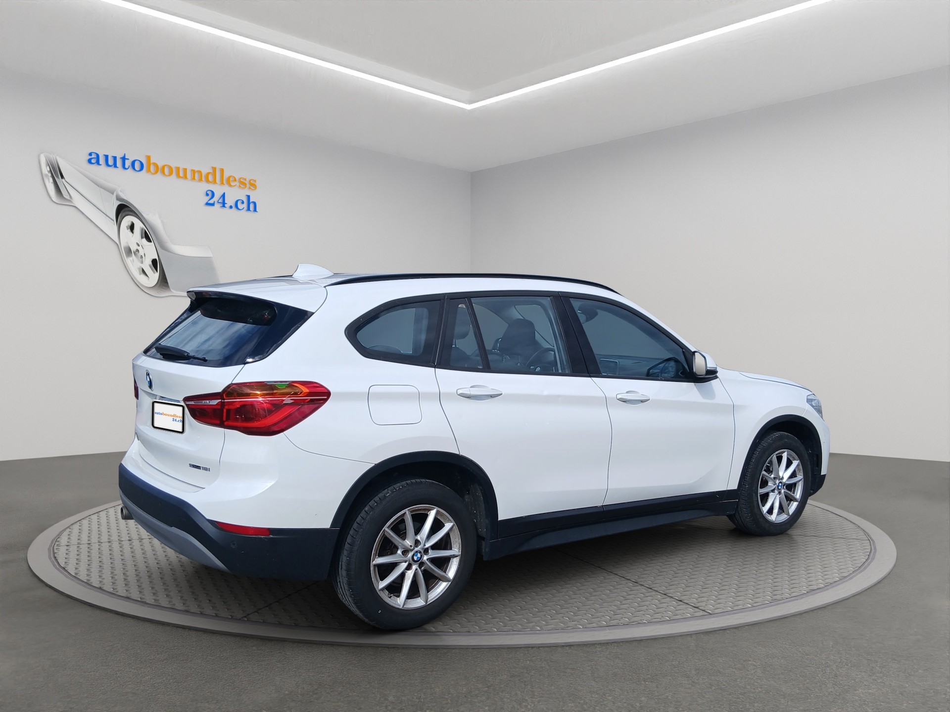 BMW X1 sDrive 18i Steptronic DSK-image-10