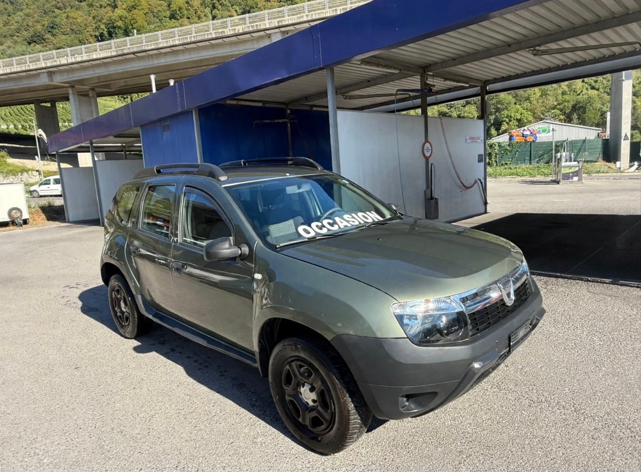 DACIA Duster 1.6 Lauréate 4x4-showroom-element-1