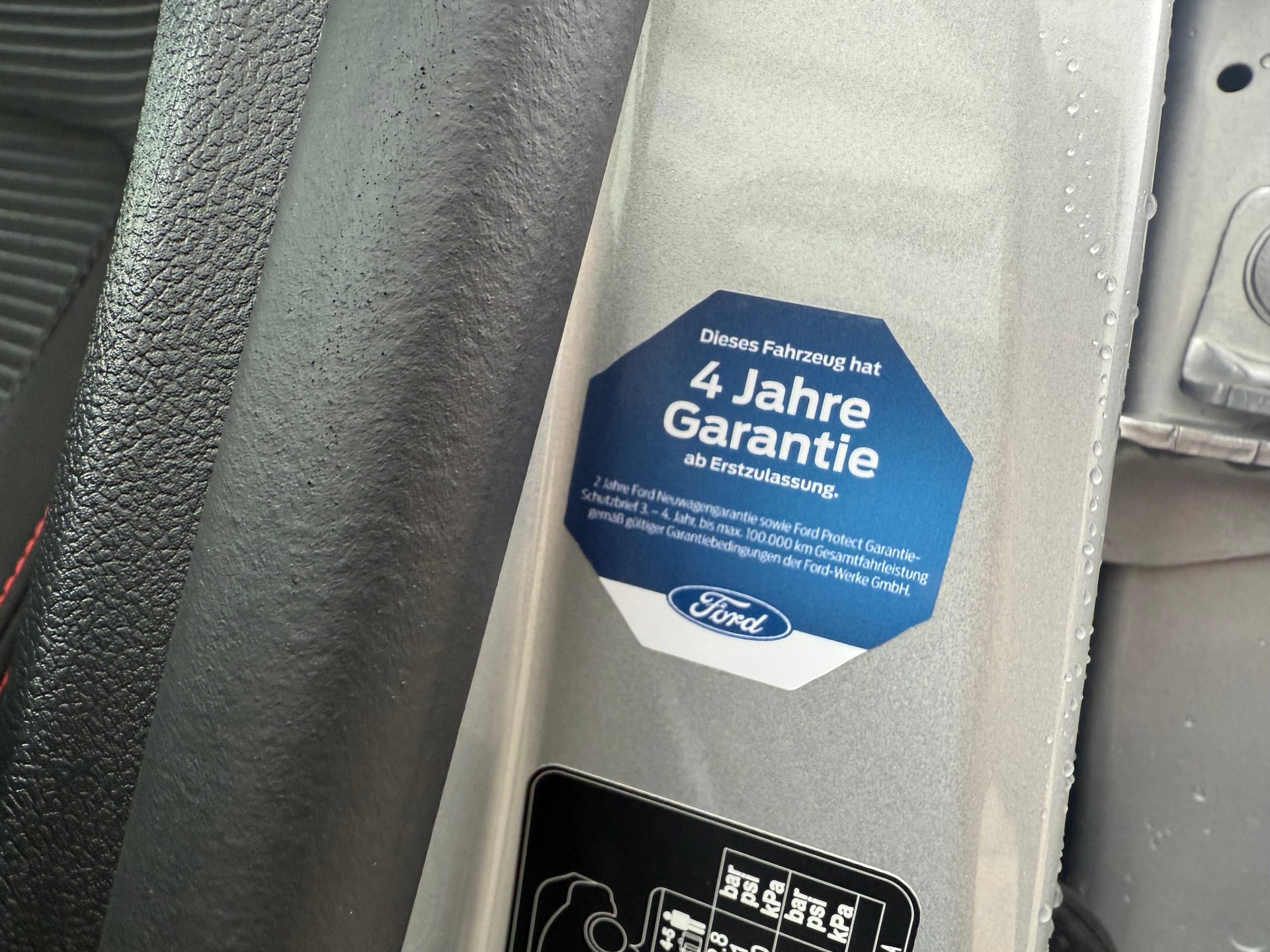 FORD Focus Station Wagon 1.0i EcoB Hybrid 155 ST-Line X-image-9