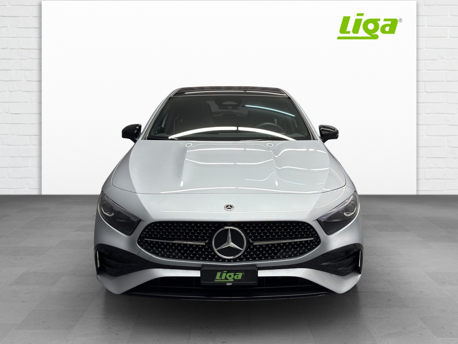 MERCEDES-BENZ A 250 AMG Line 4Matic-showroom-element-1