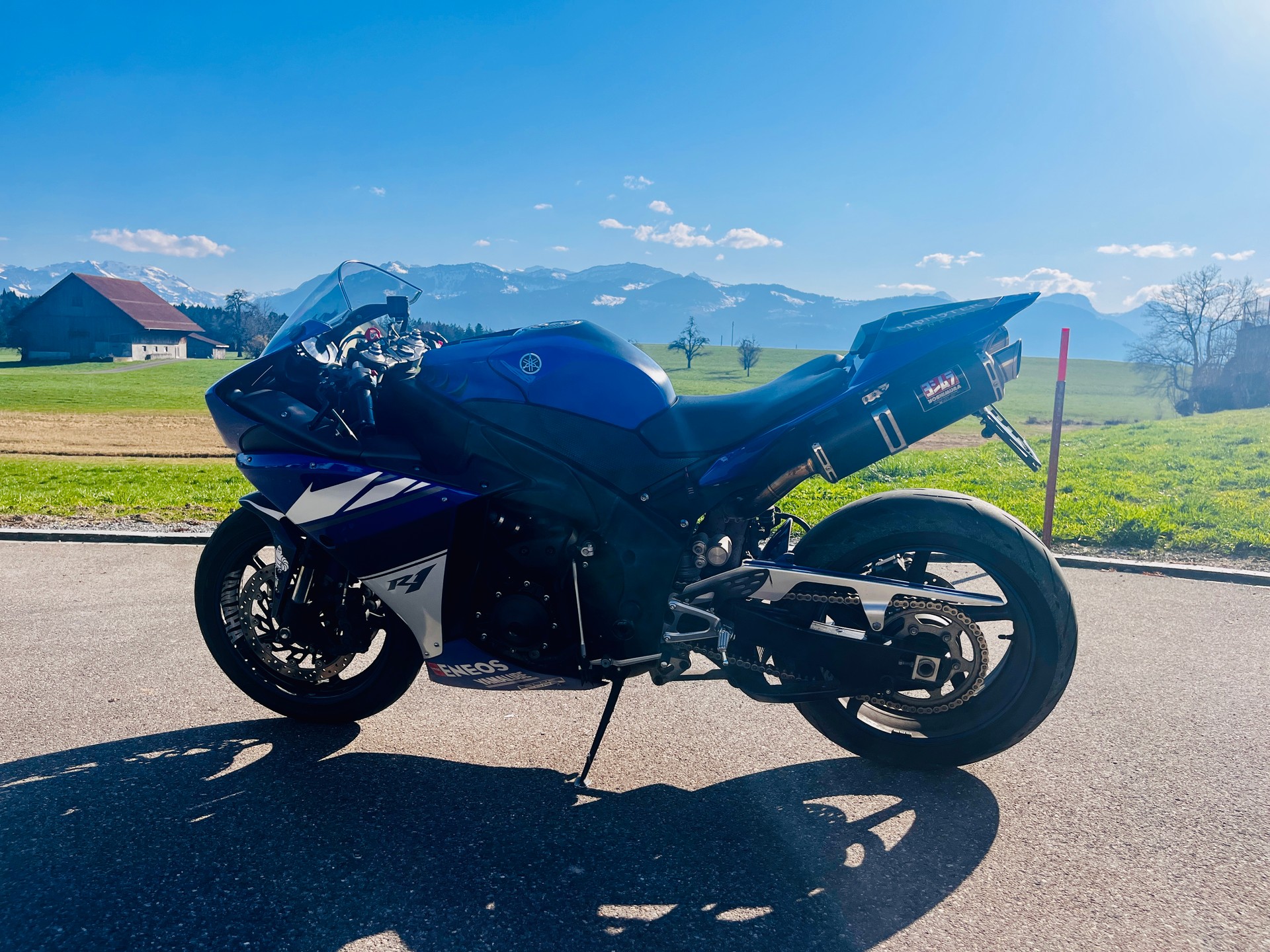 YAMAHA YZF-R1-image-0