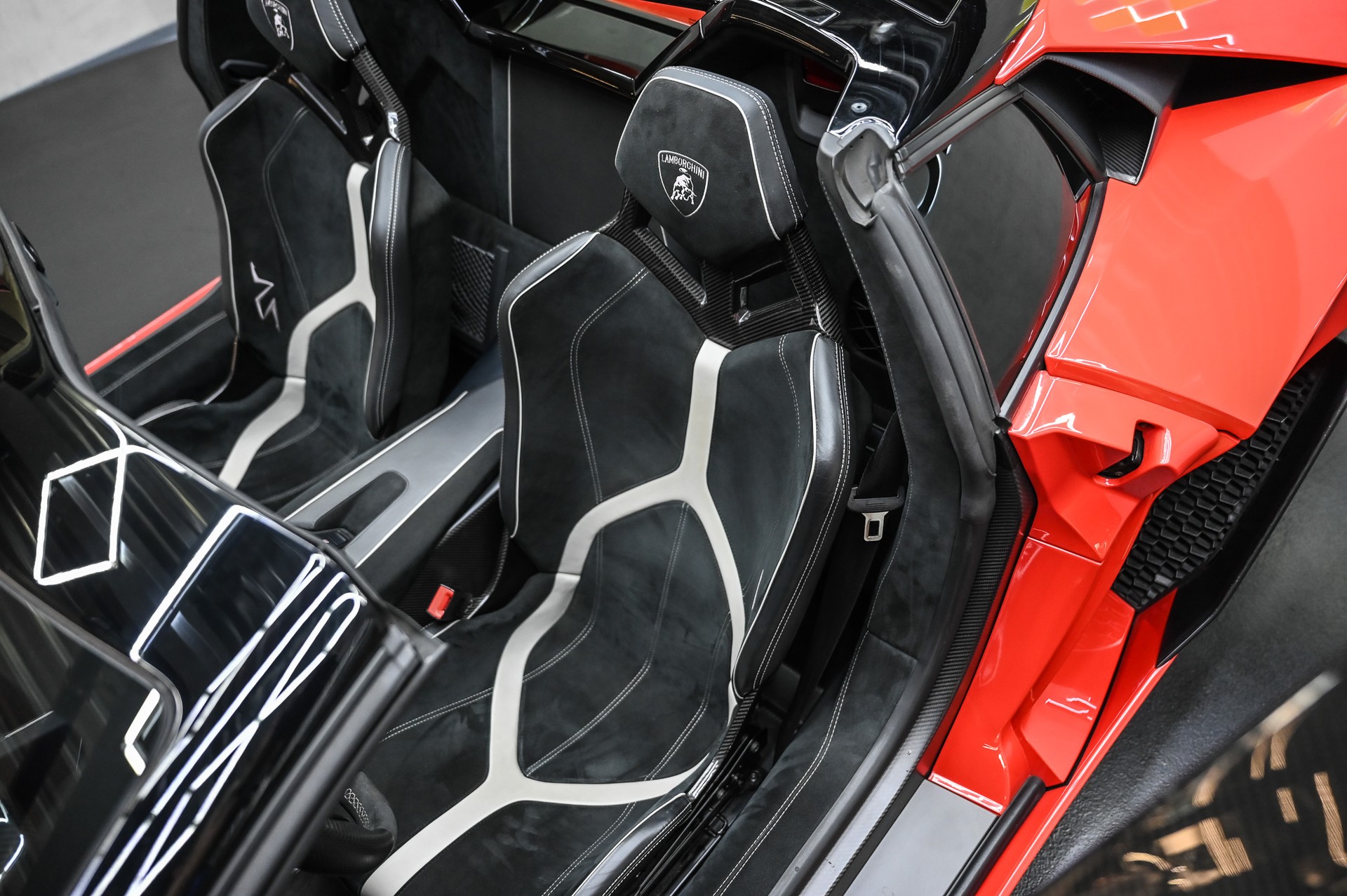 LAMBORGHINI Aventador SV Roadster LP 750-4 E-Gear 1 of 500-image-42