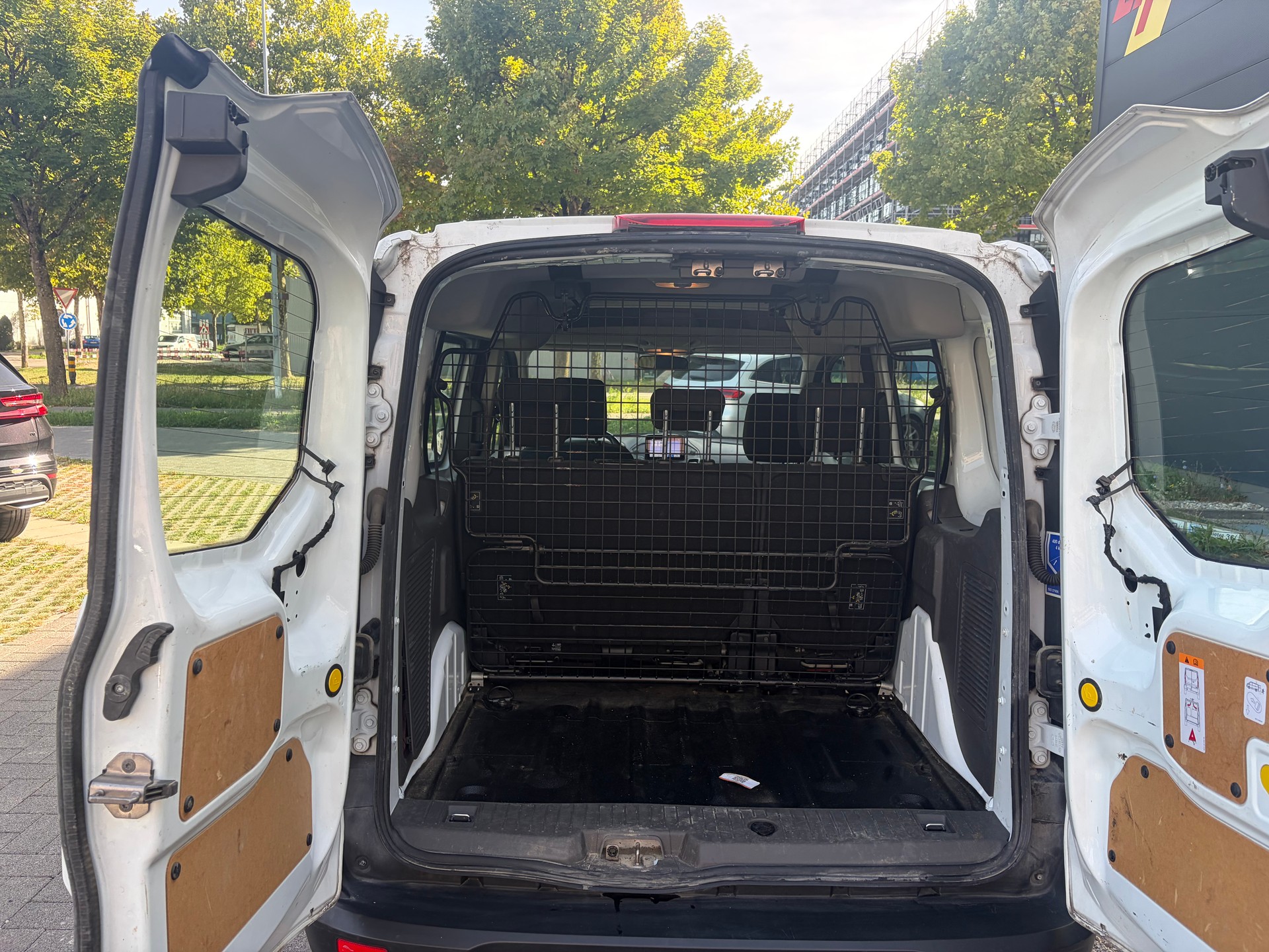 FORD Transit Connect Van T220 DCIV 1.5 EcoBlue Ambiente-image-11