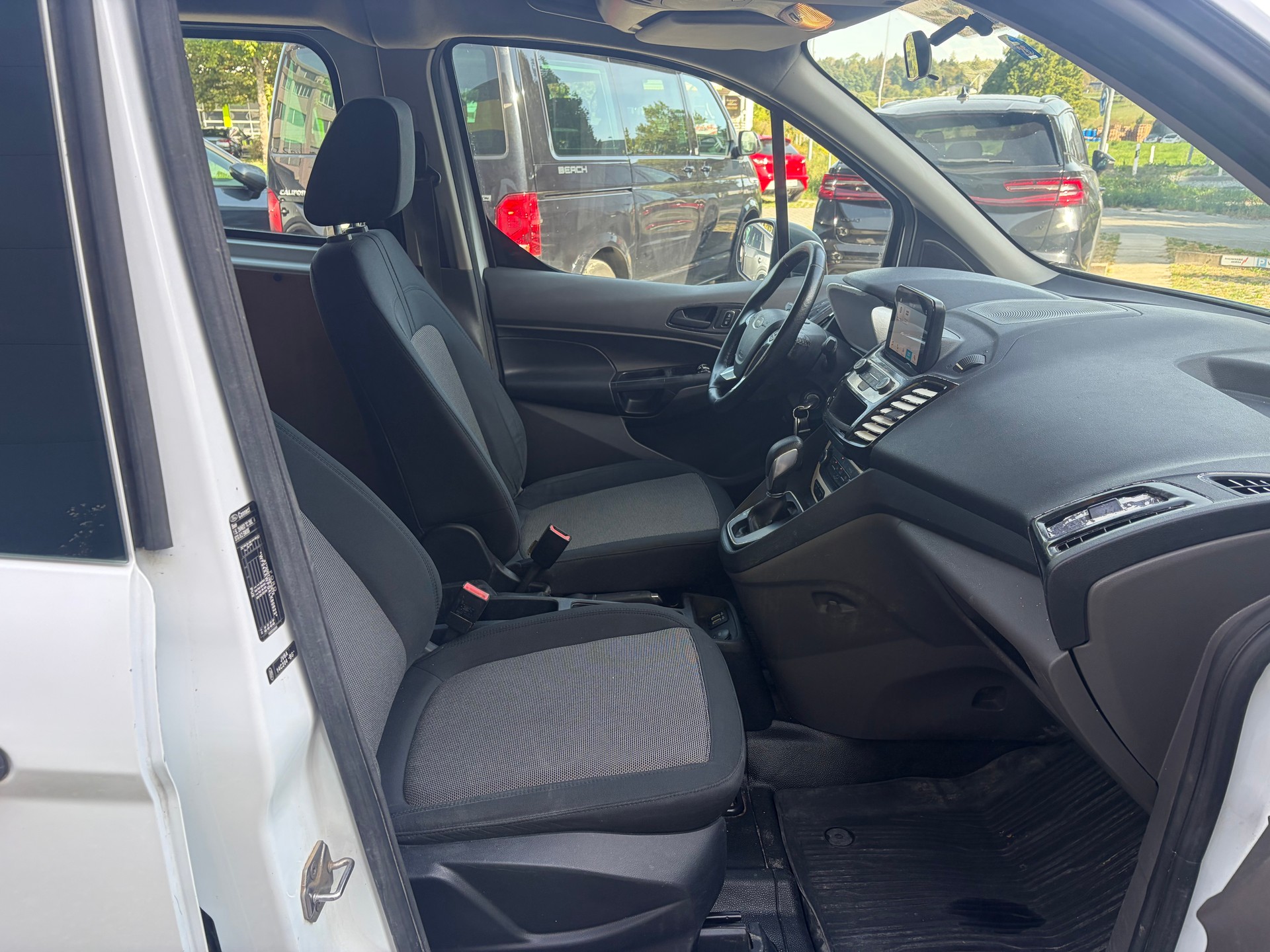 FORD Transit Connect Van T220 DCIV 1.5 EcoBlue Ambiente-image-12