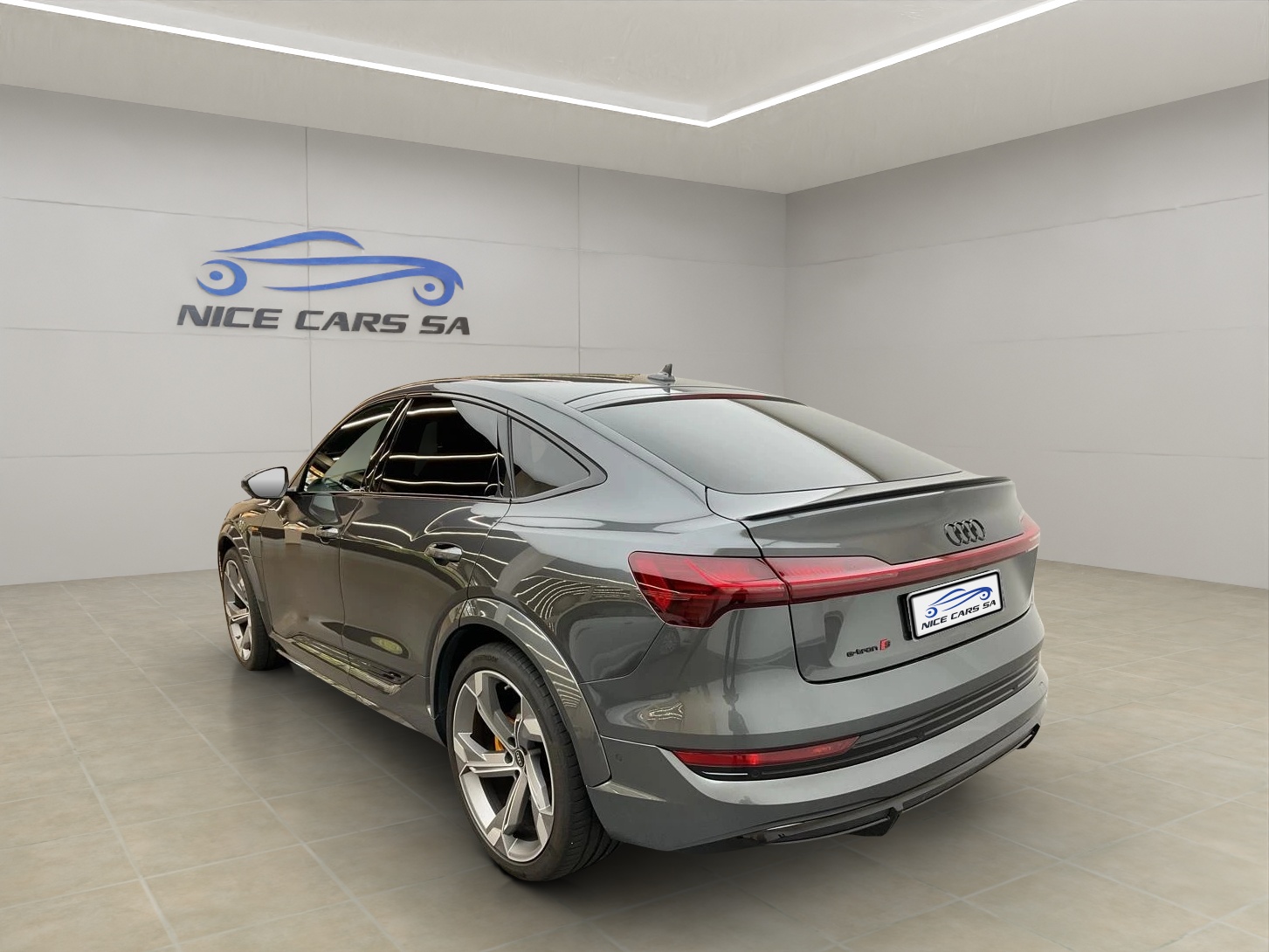 AUDI e-tron S Sportback quattro-showroom-element-1