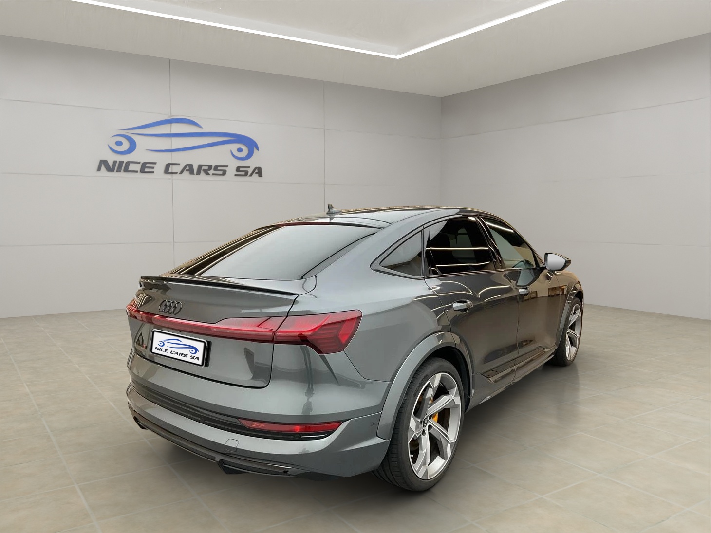 AUDI e-tron S Sportback quattro-showroom-element-2