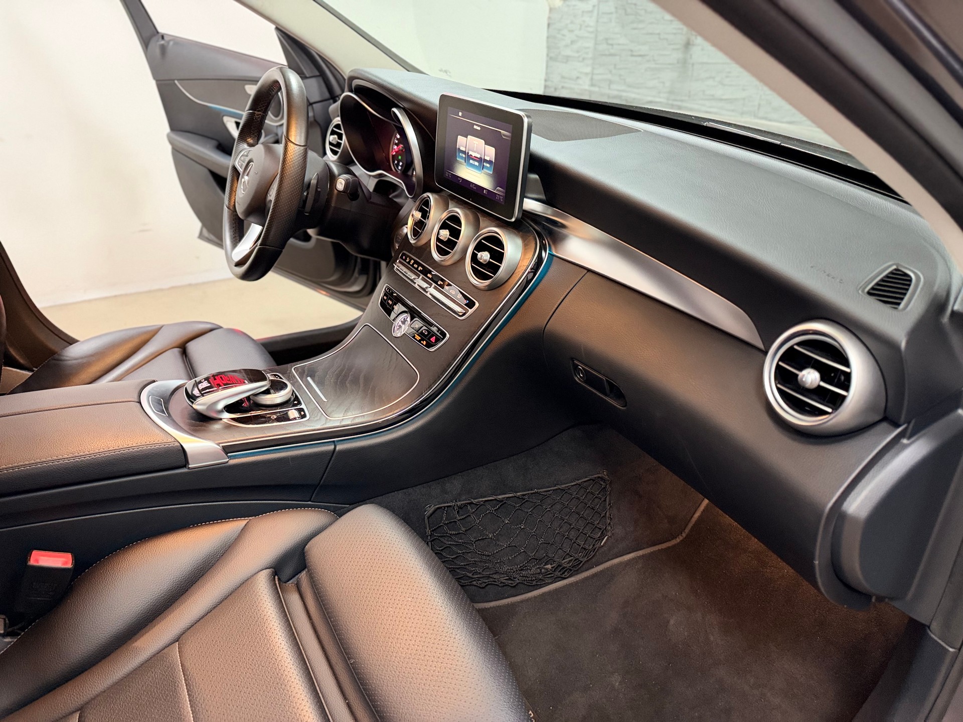 MERCEDES-BENZ C 180 Avantgarde 7G-Tronic-image-9