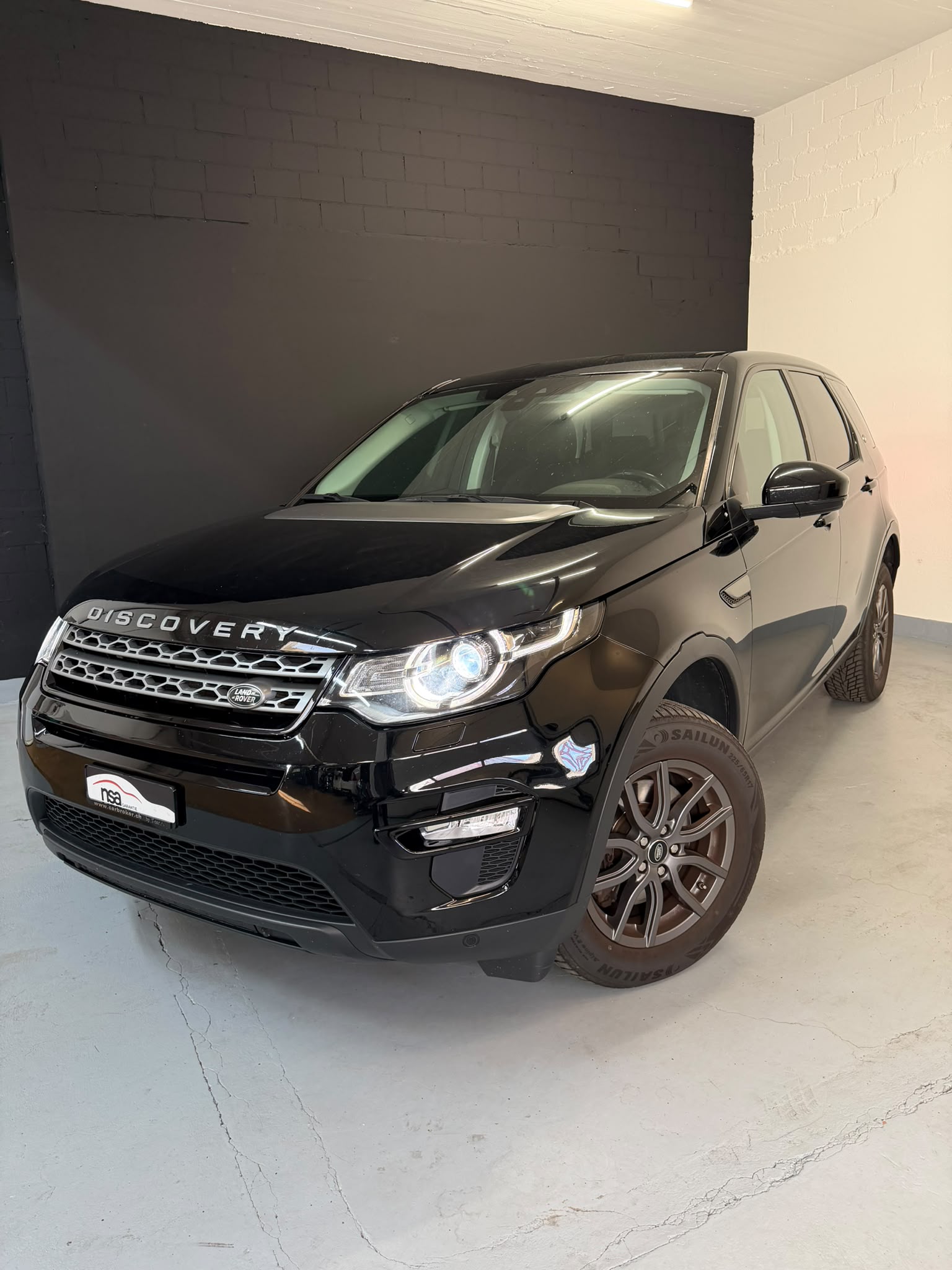 LAND ROVER Discovery Sport 2.0 TD4 HSE Luxury AT9-showroom-element-2