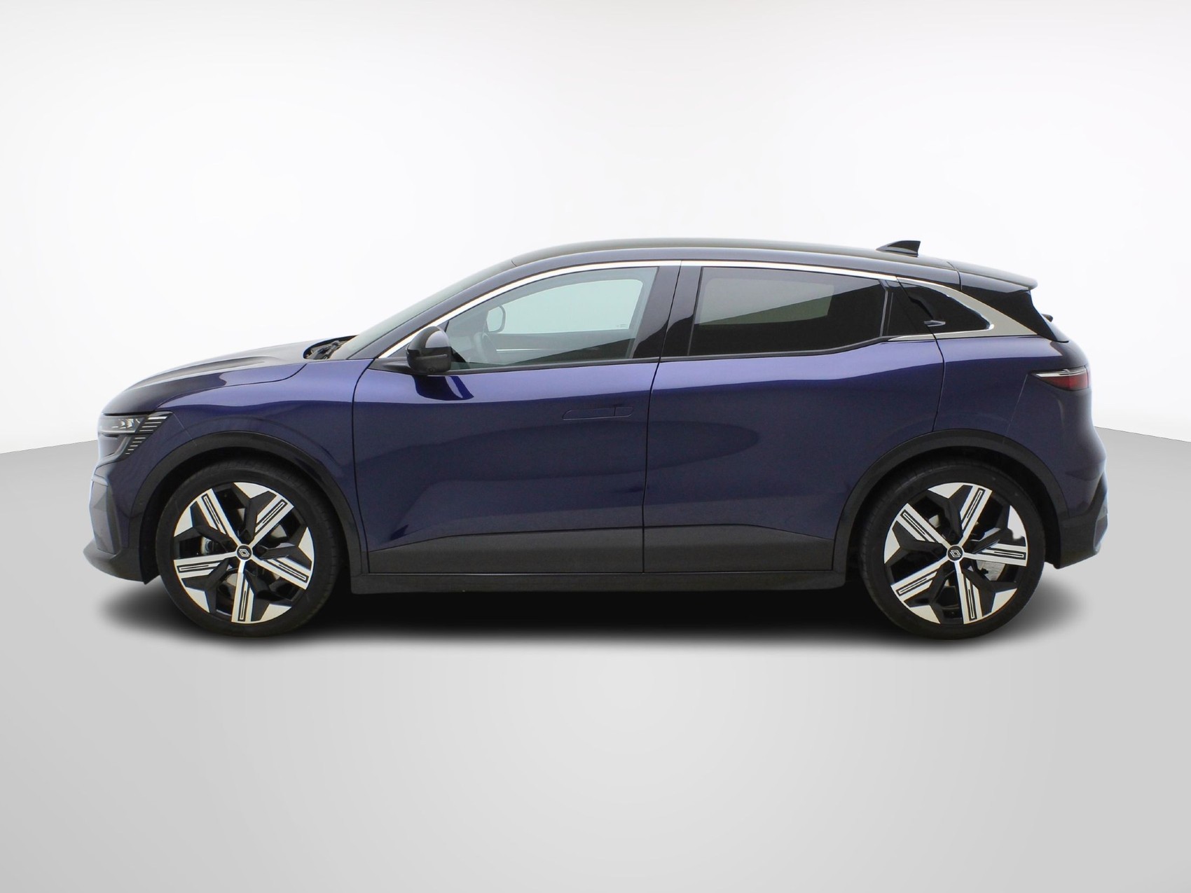 RENAULT Mégane E-Tech iconic-showroom-element-2