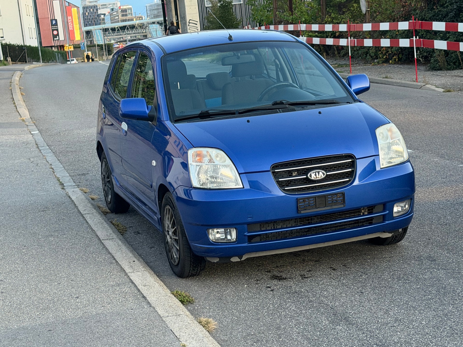 KIA Picanto 1.1 EX-showroom-element-1