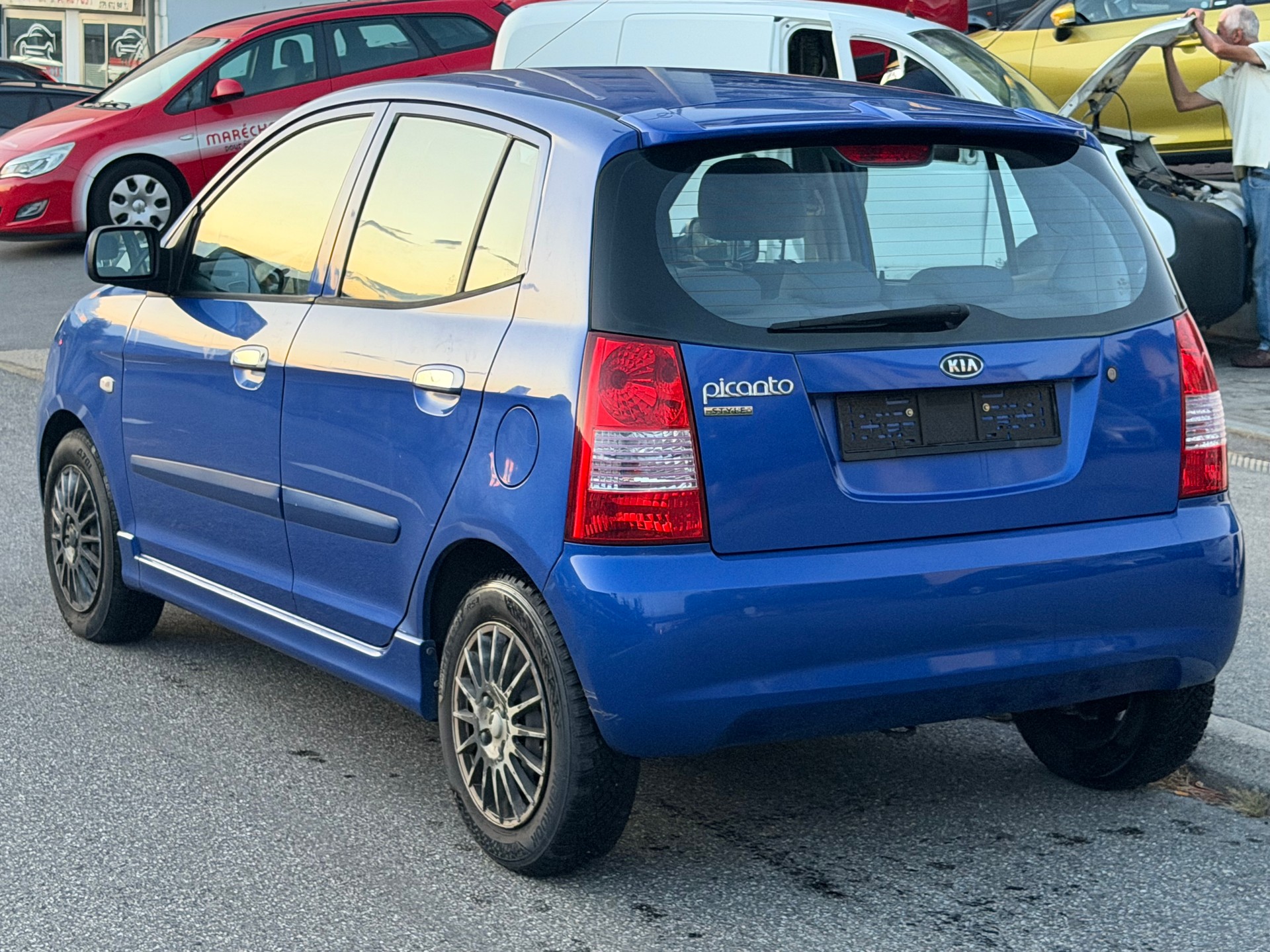 KIA Picanto 1.1 EX-showroom-element-3