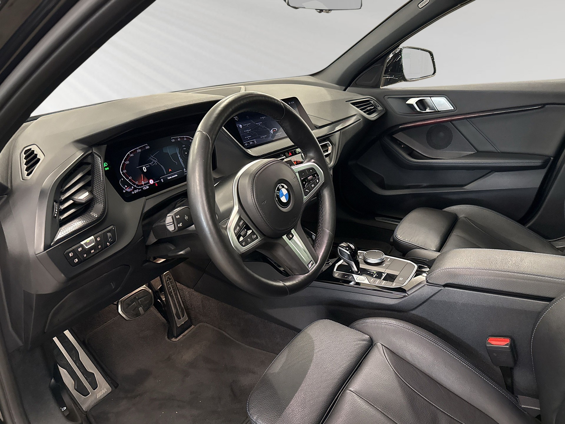 BMW 120i M Sport Steptronic-showroom-element-3
