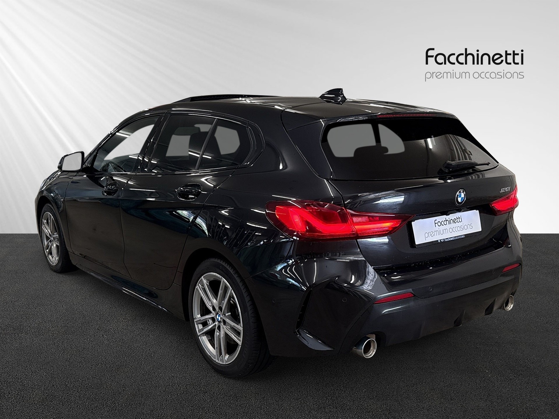 BMW 120i M Sport Steptronic-showroom-element-2