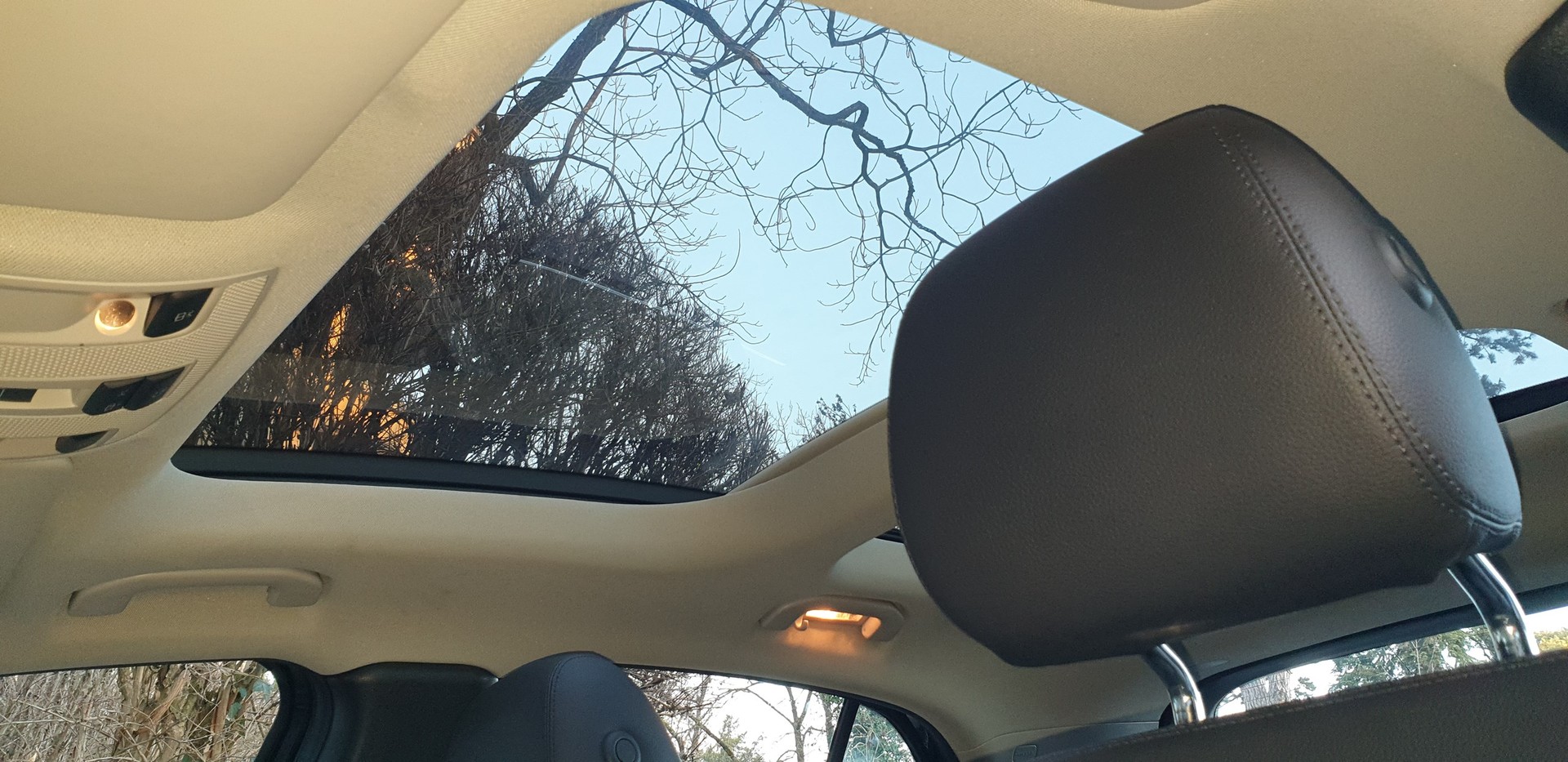 MERCEDES-BENZ GLA 250 4Matic 7G-DCT-image-2