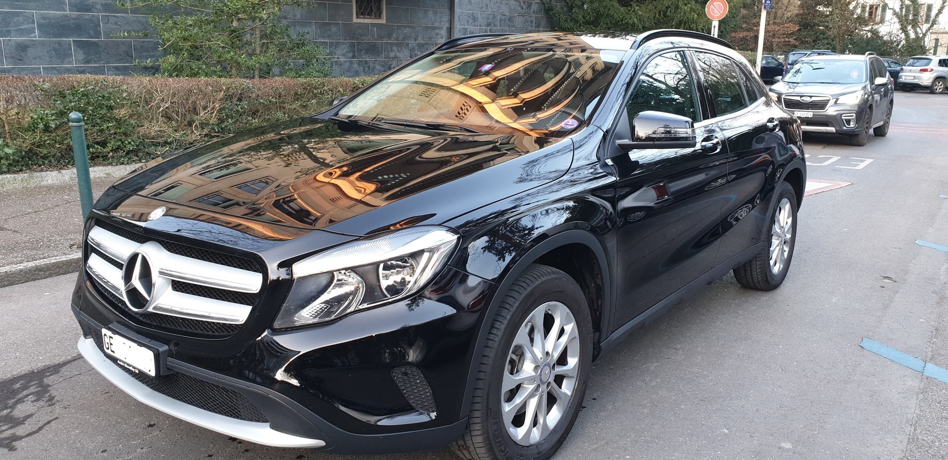 MERCEDES-BENZ GLA 250 4Matic 7G-DCT-image-1