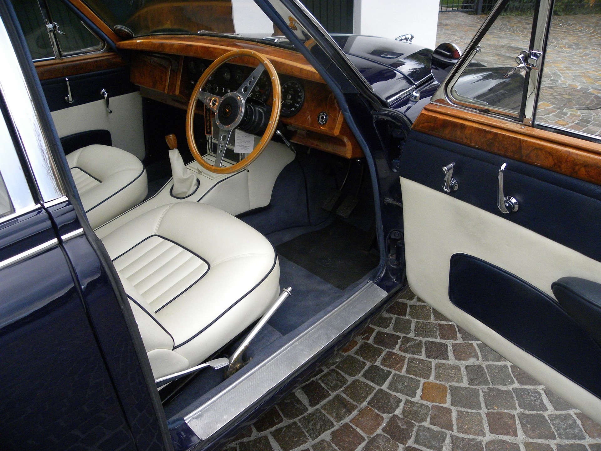 JAGUAR MK 2-image-2