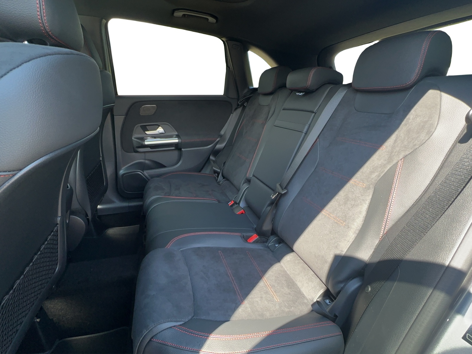 MERCEDES-BENZ B 220 4Matic 8G-DCT-image-17