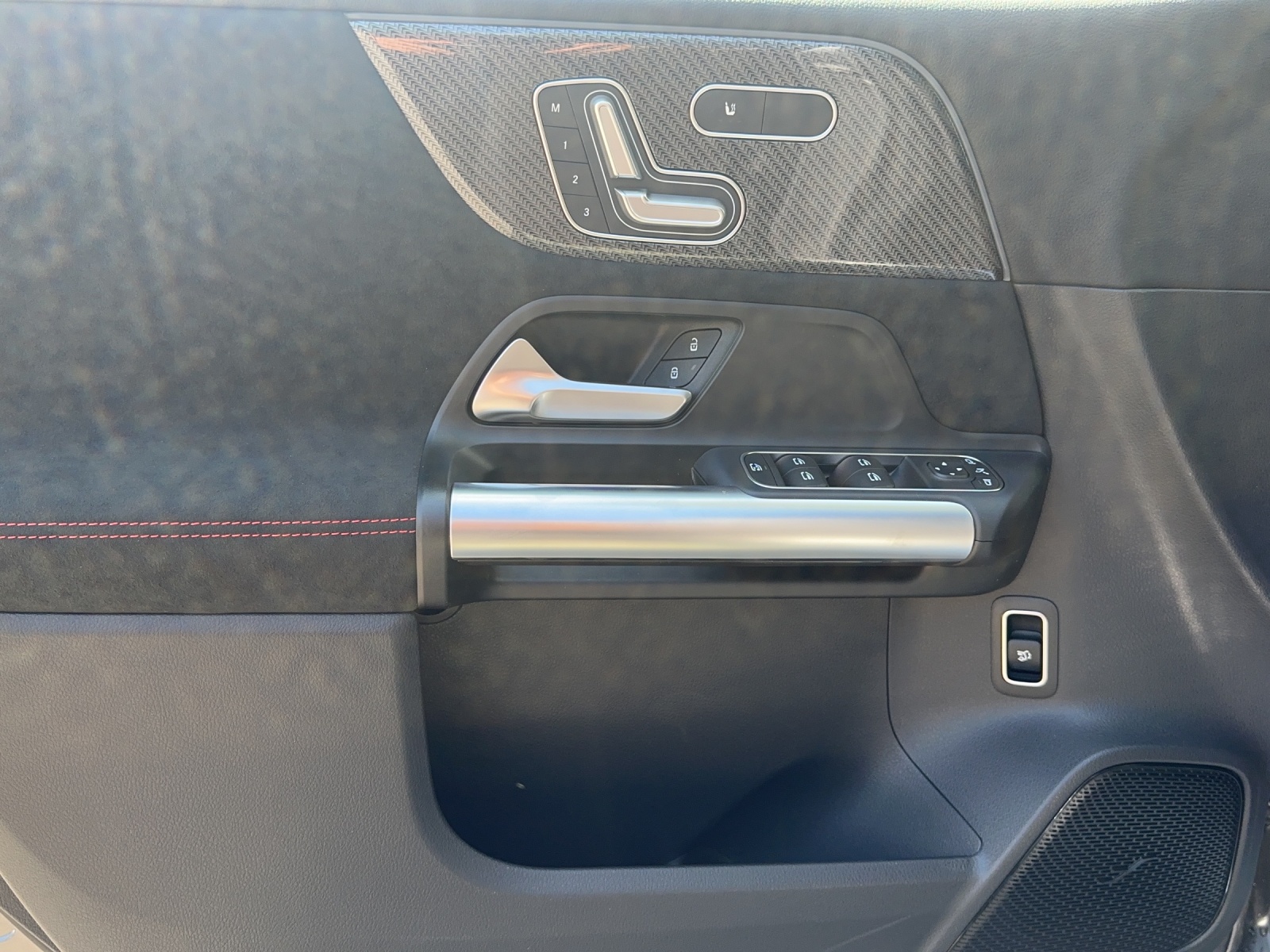 MERCEDES-BENZ B 220 4Matic 8G-DCT-image-12