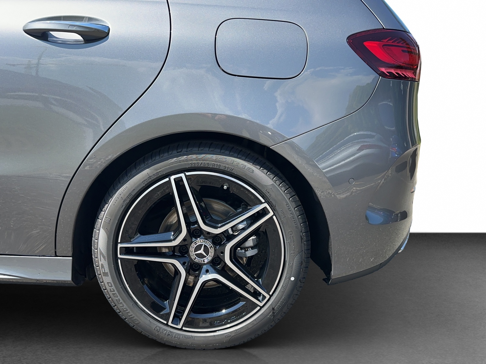 MERCEDES-BENZ B 220 4Matic 8G-DCT-image-21