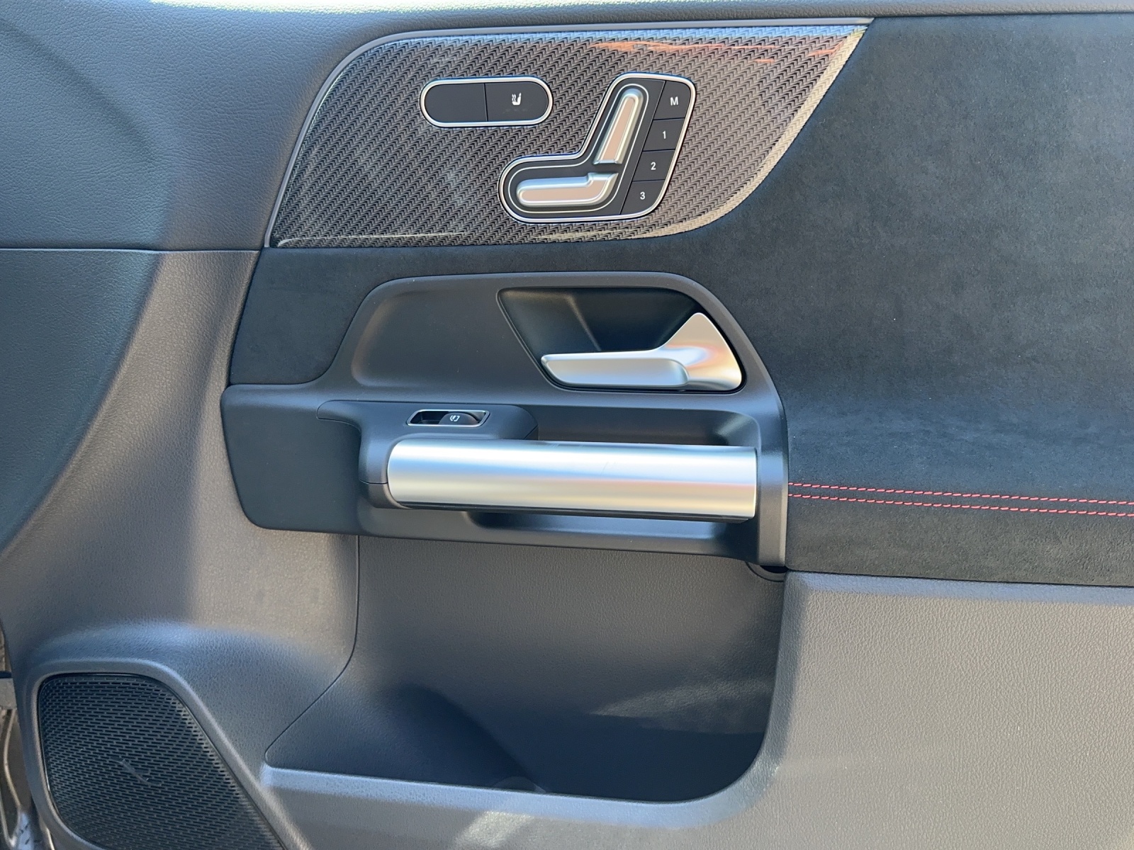 MERCEDES-BENZ B 220 4Matic 8G-DCT-image-15