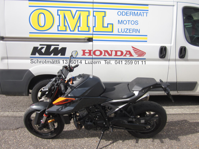 KTM 990 Duke-image-1