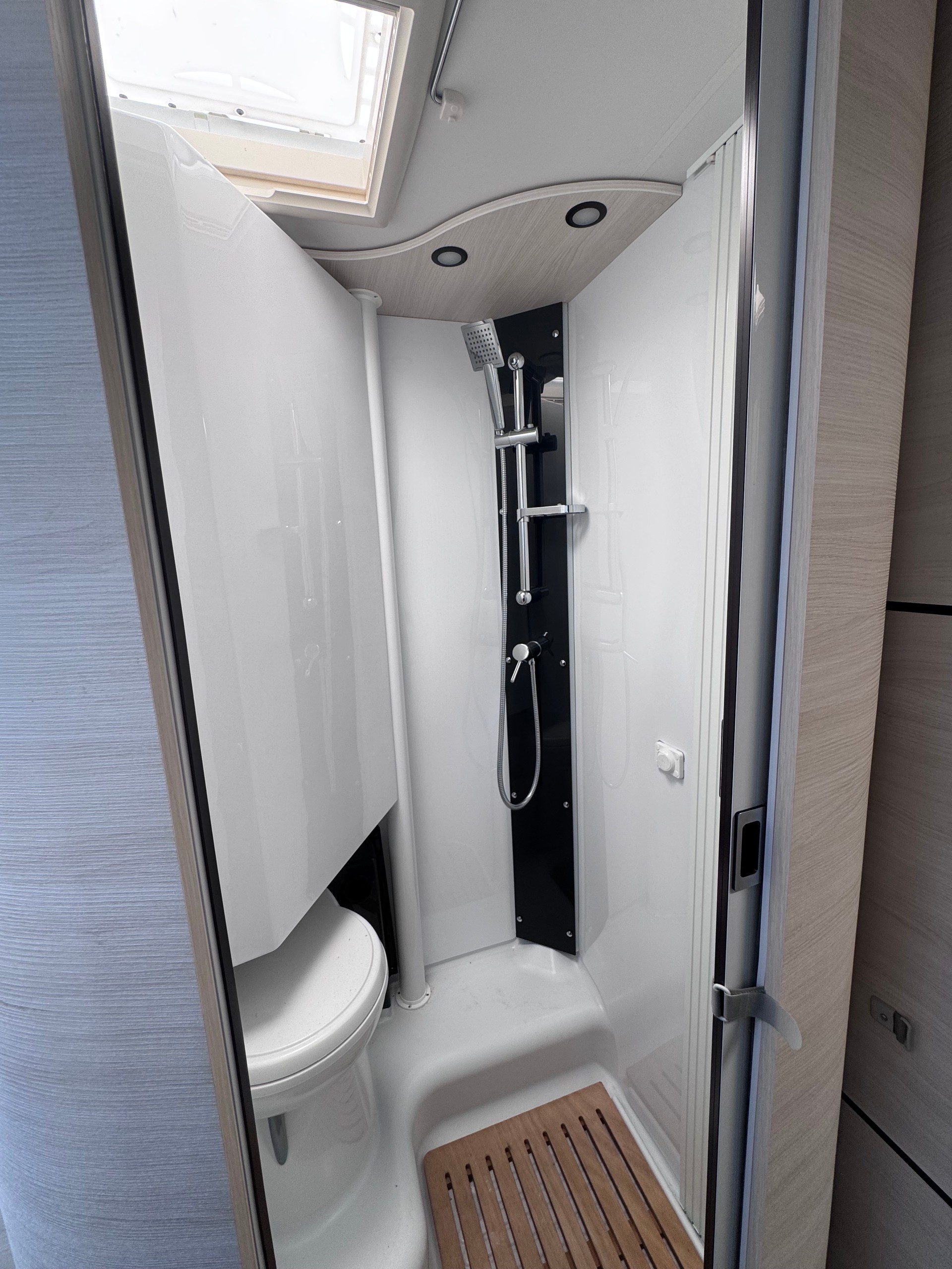 CHALLENGER 240 Graphite Premium-image-10