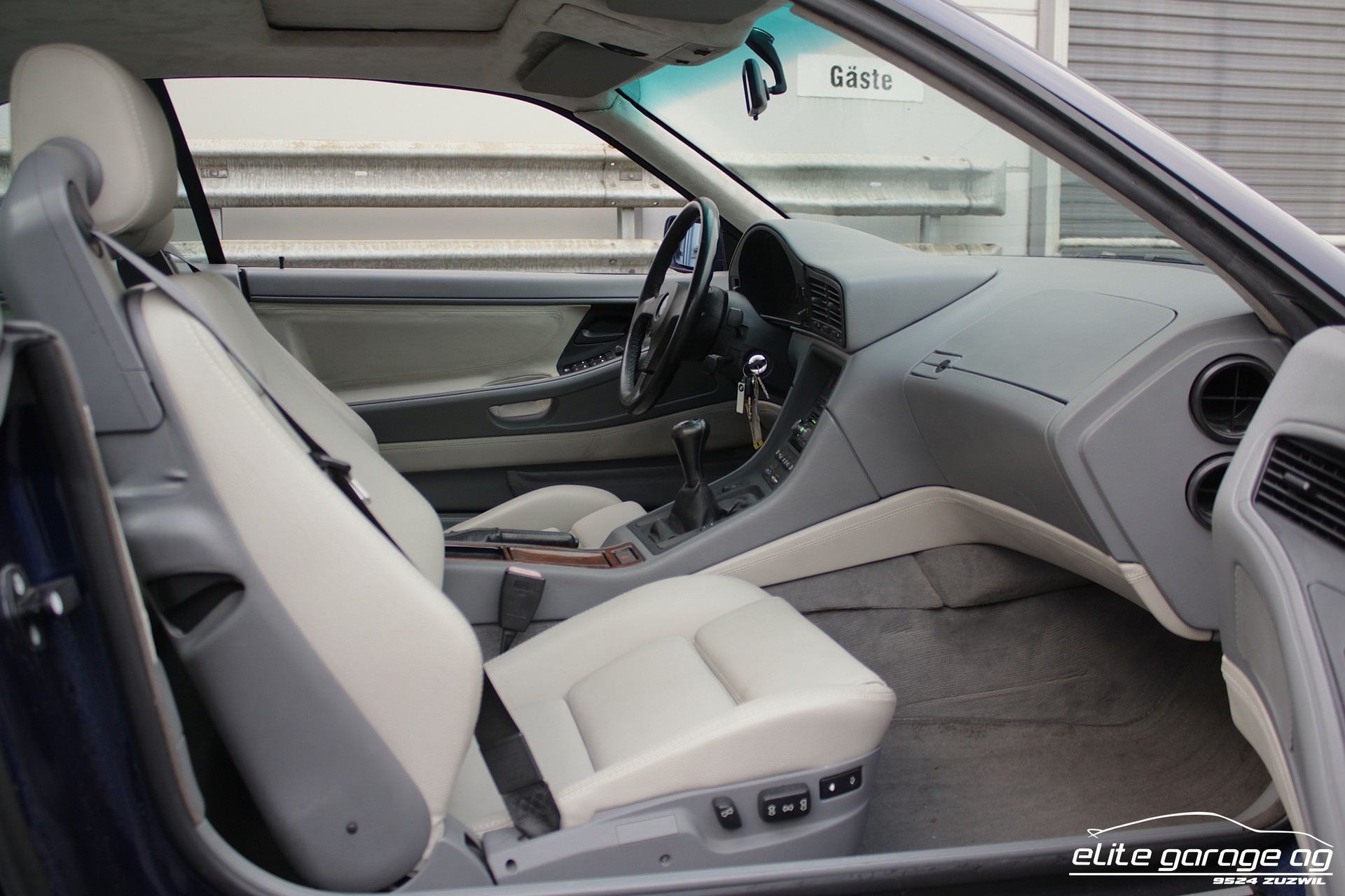 BMW 850i-image-15