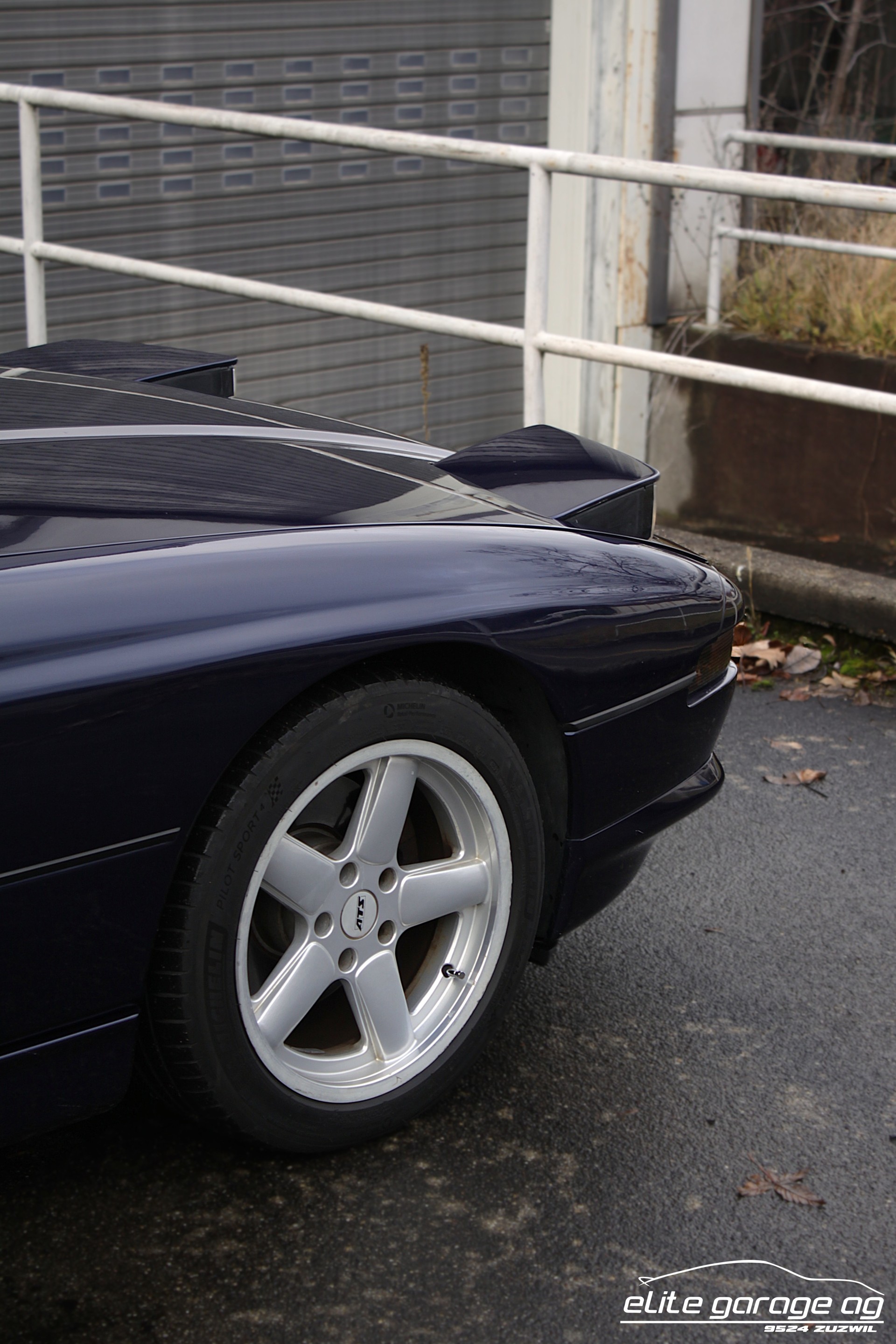 BMW 850i-image-10