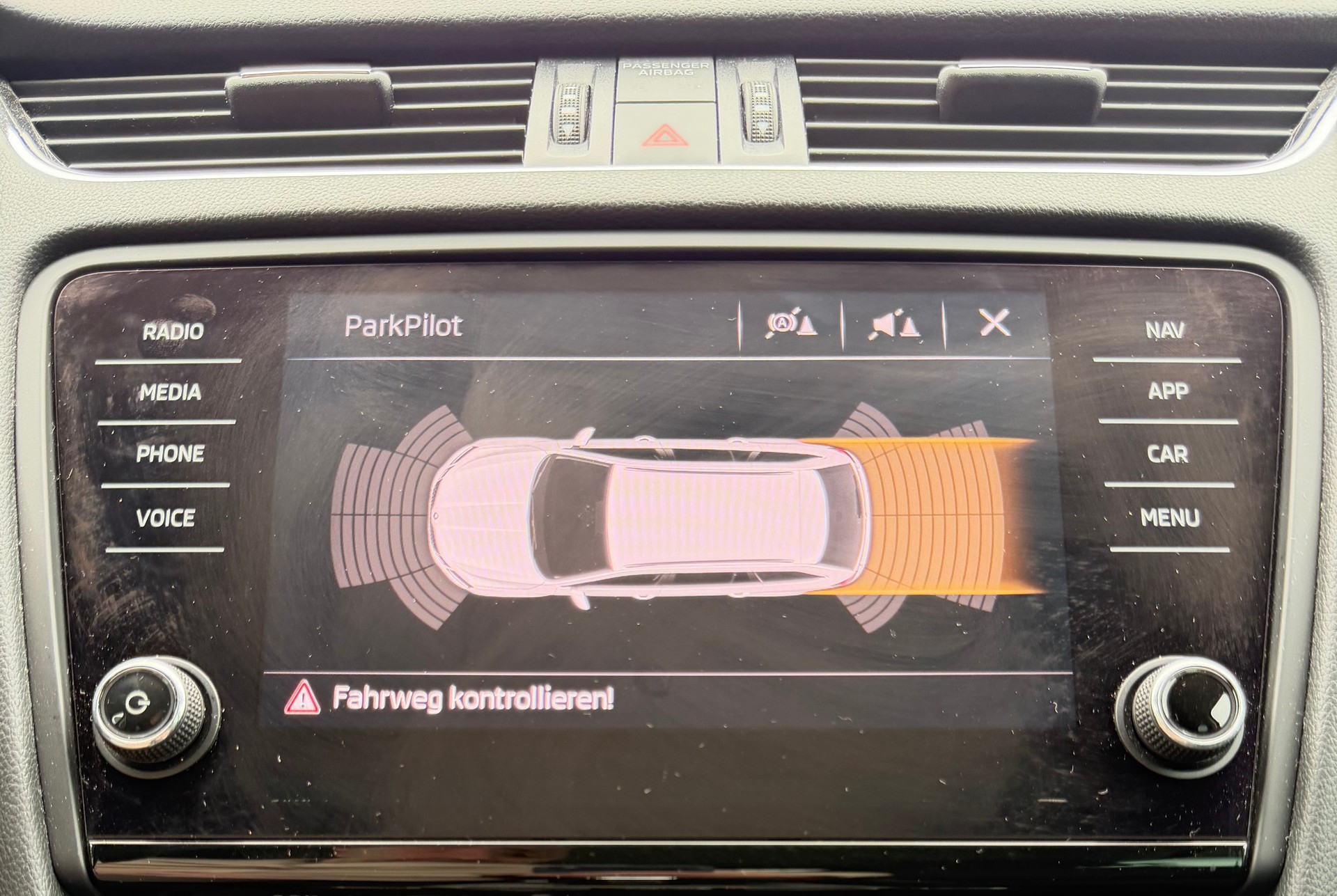 SKODA Octavia Combi 1.0 TSI Ambition DSG-image-16