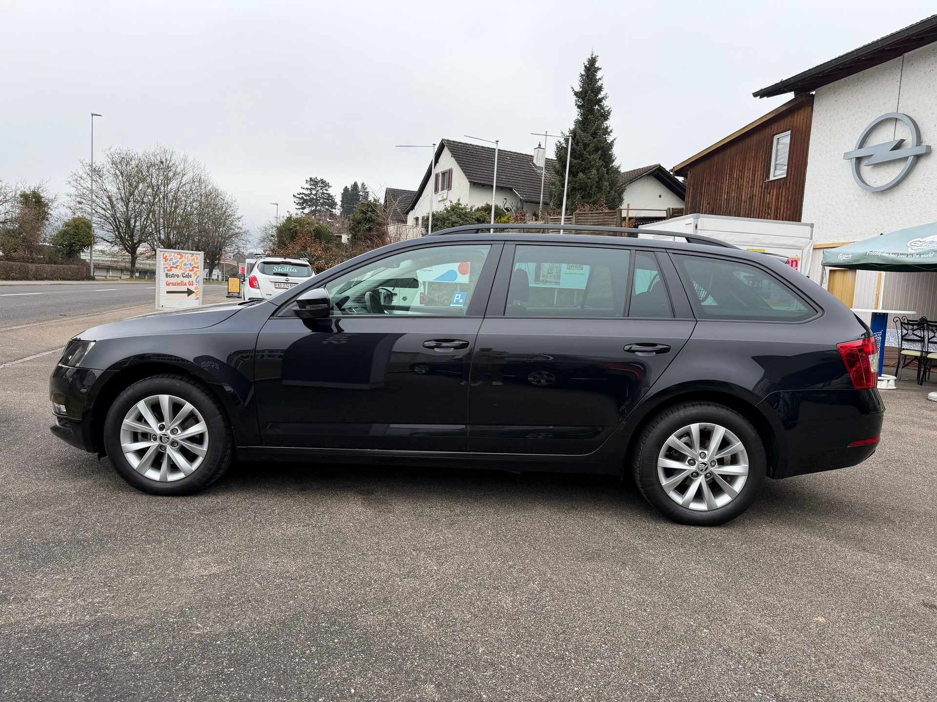 SKODA Octavia Combi 1.0 TSI Ambition DSG-image-8