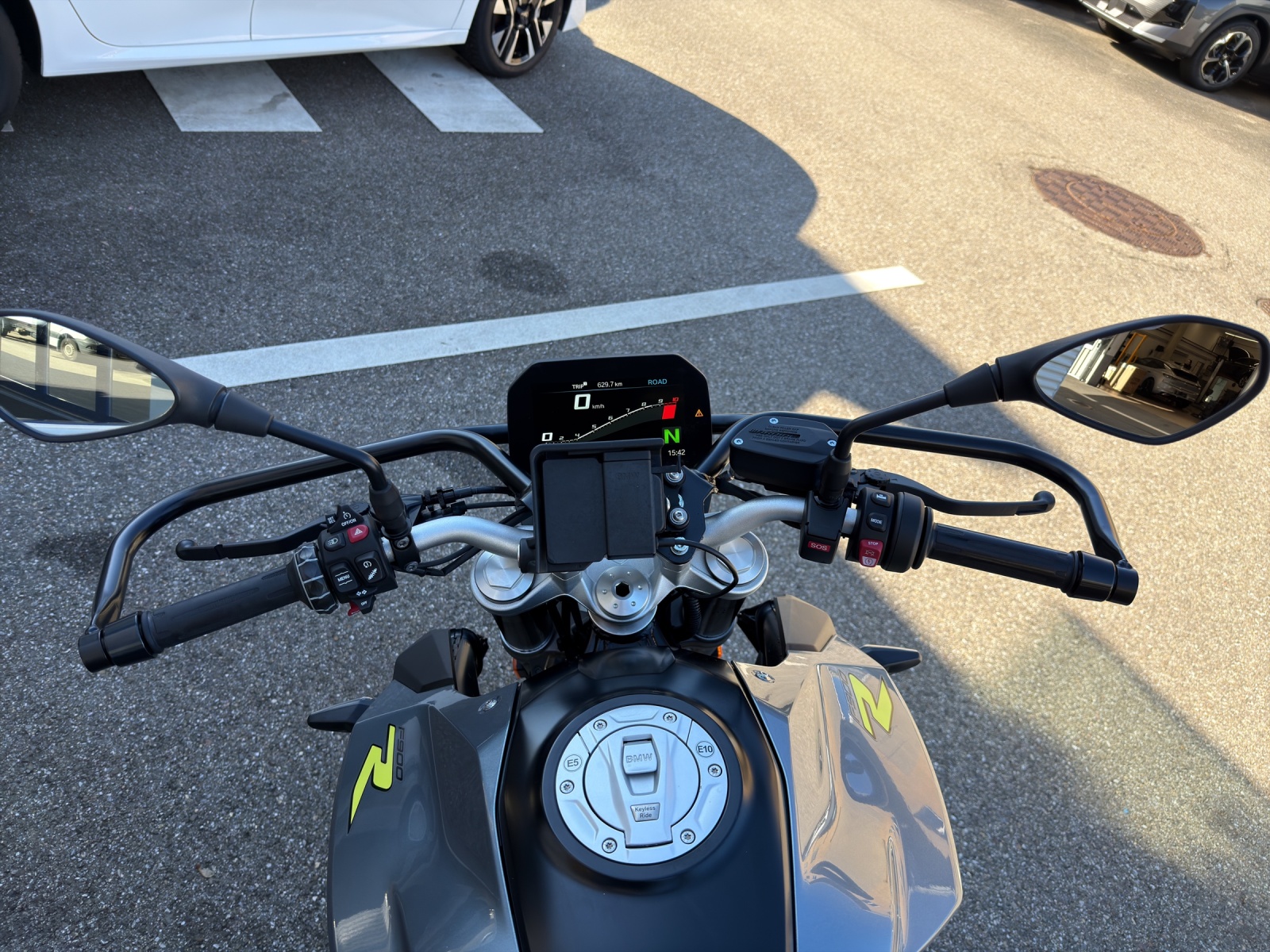 BMW F 900 R A2 (35kW) ABS-image-3