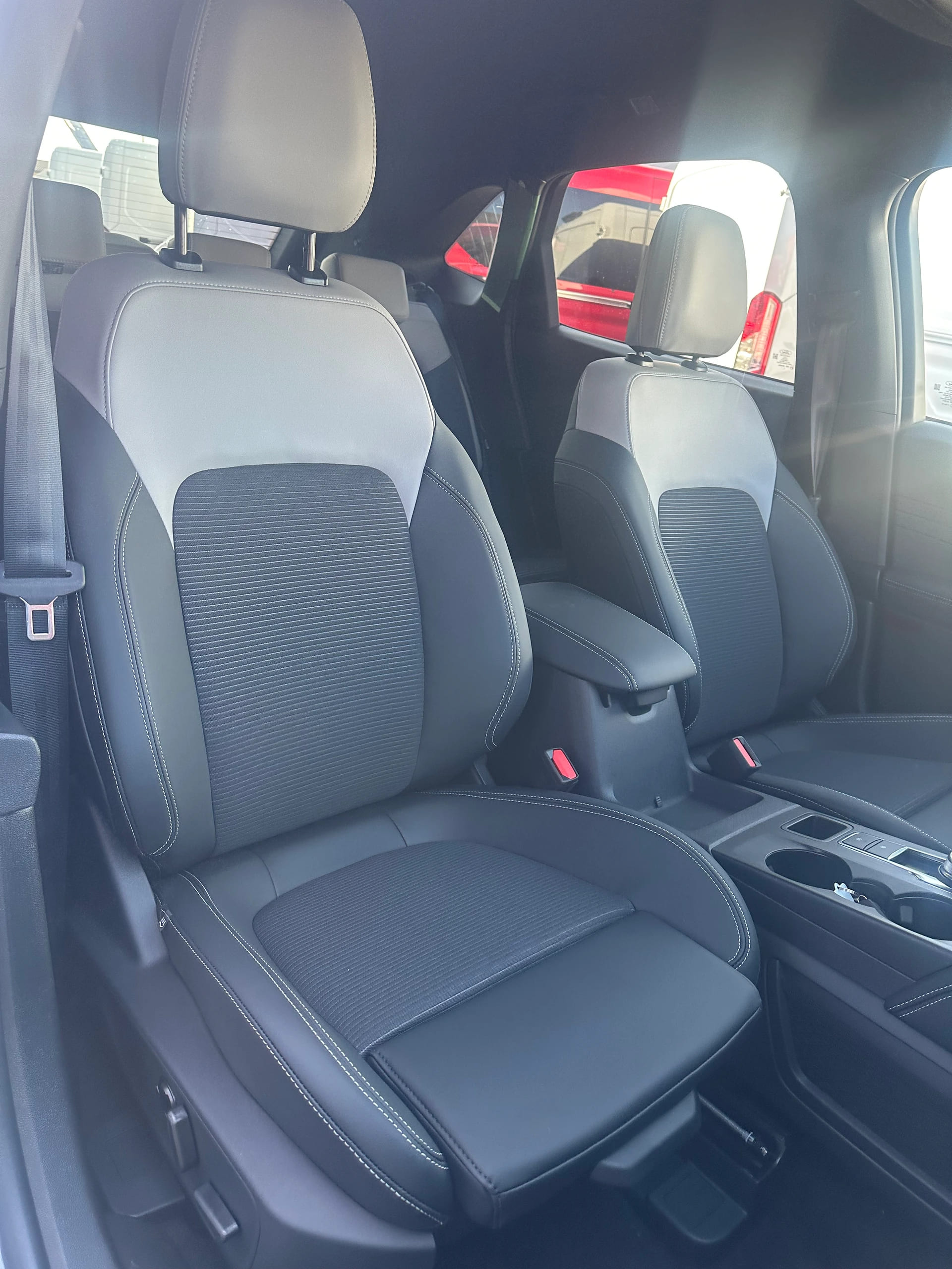 FORD Kuga 2.5 Hybrid Sound Edition FHEV/4x4-image-14