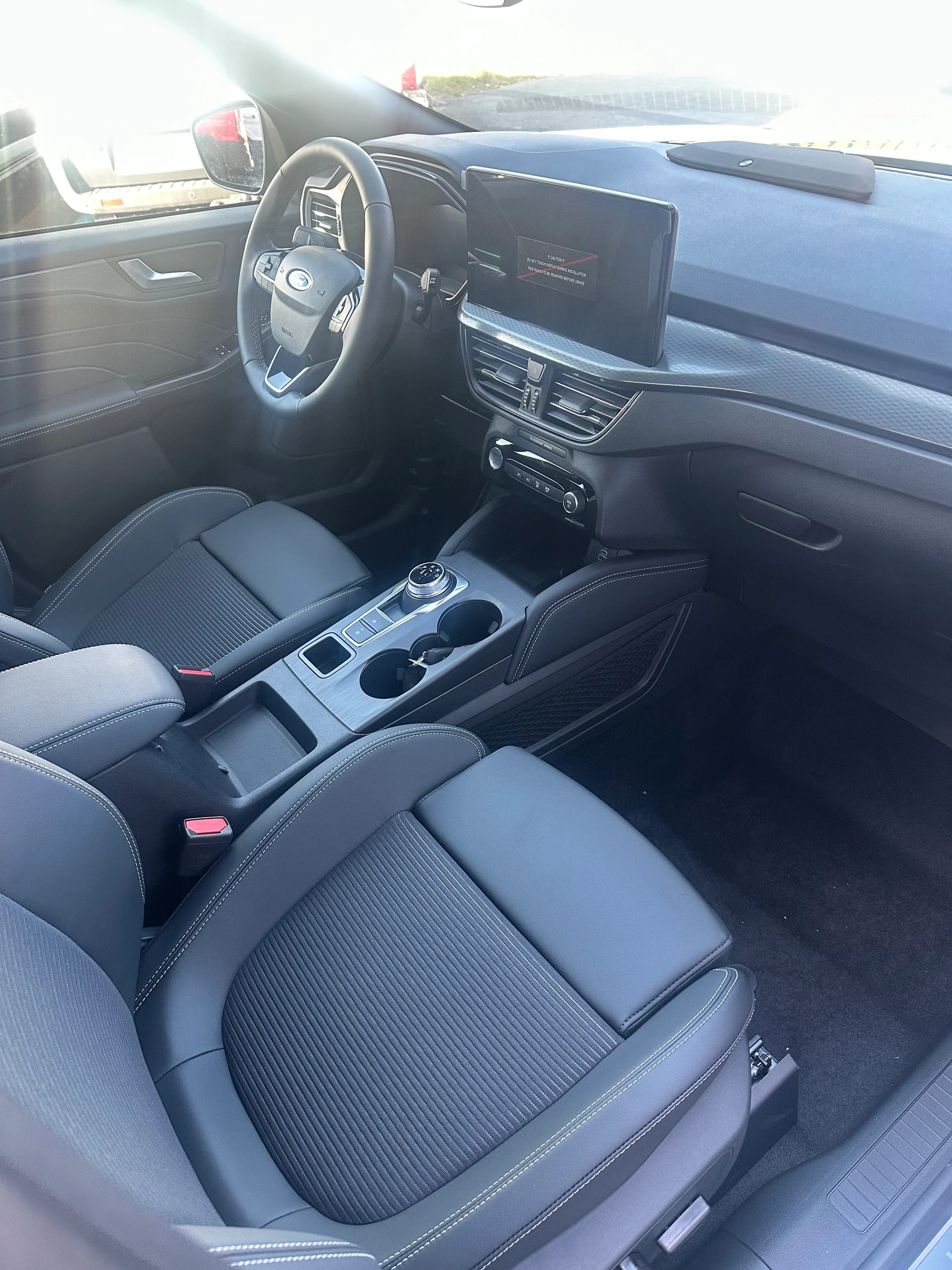 FORD Kuga 2.5 Hybrid Sound Edition FHEV/4x4-image-13
