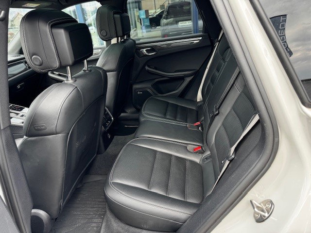 PORSCHE Macan GTS PDK-image-5