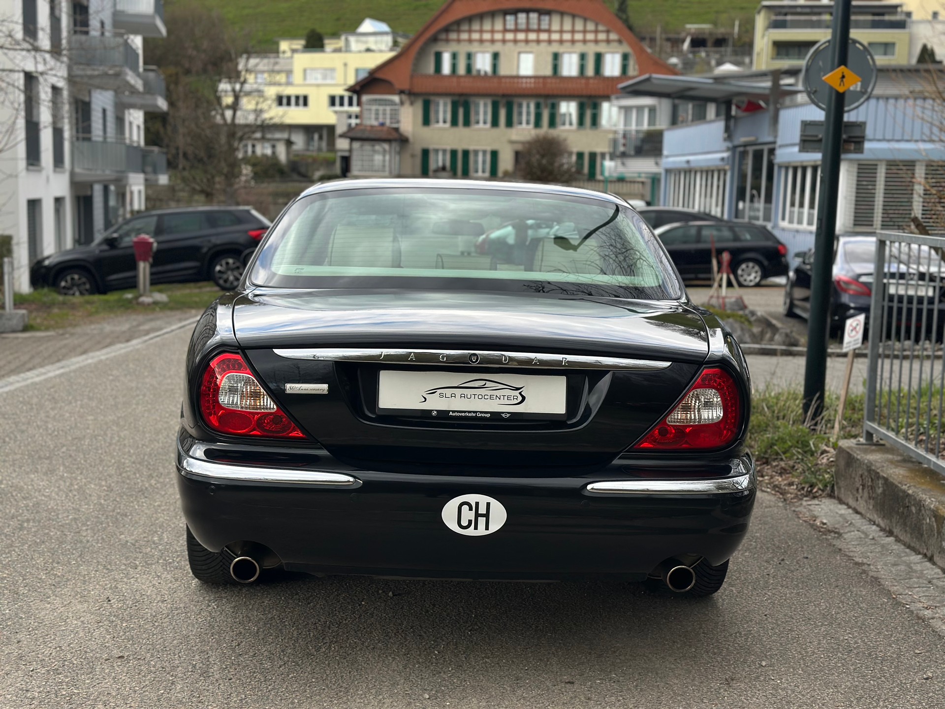 JAGUAR XJ6 2.7d V6 80 Anniversary-image-5