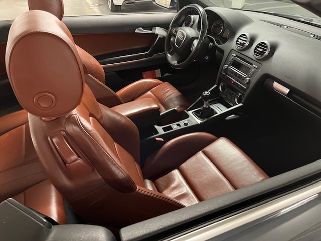 AUDI A3 Cabriolet 1.8 TFSI Ambition-image-6