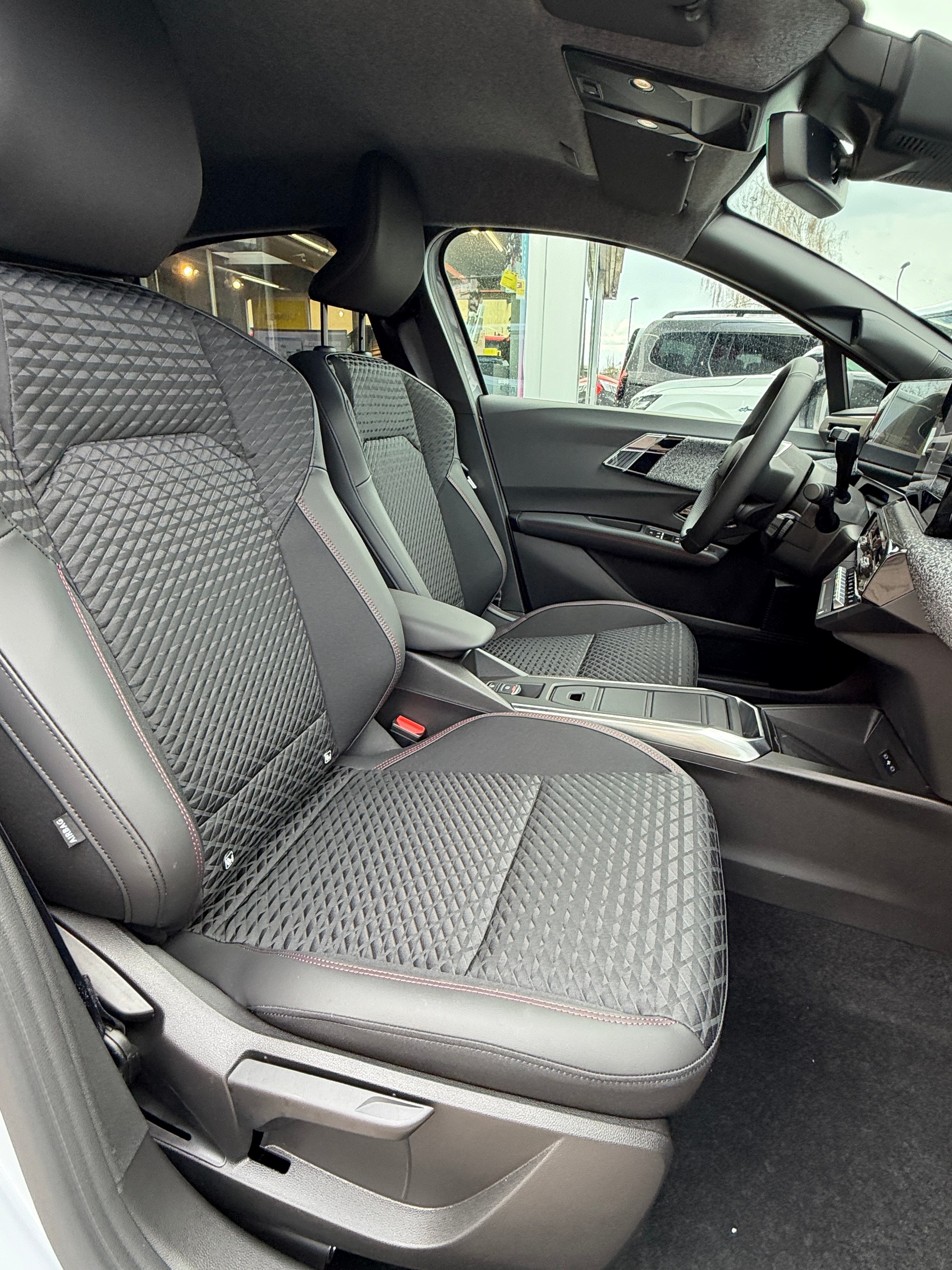 RENAULT Clio 1.8 E-Tech Techno-image-4